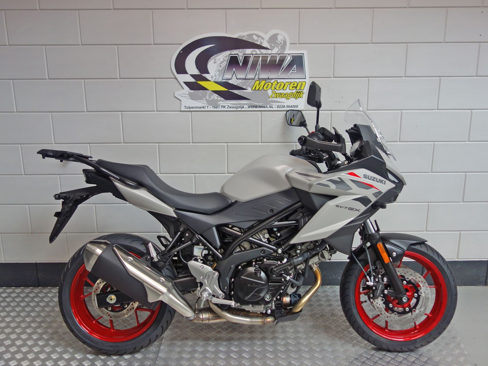 56633314-1 Nieuwe Suzuki tour met 645cc motor uit 2026 bij NIWA Motoren