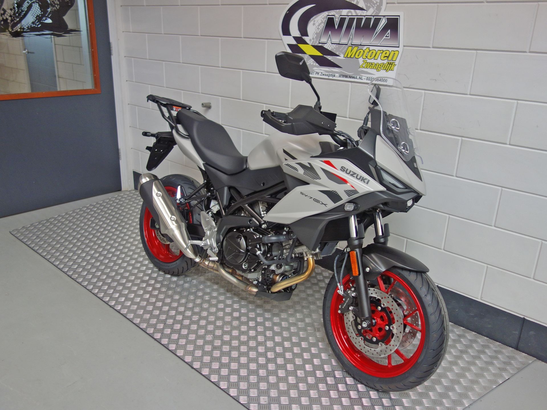 56633314-2 Nieuwe Suzuki tour met 645cc motor uit 2026 bij NIWA Motoren
