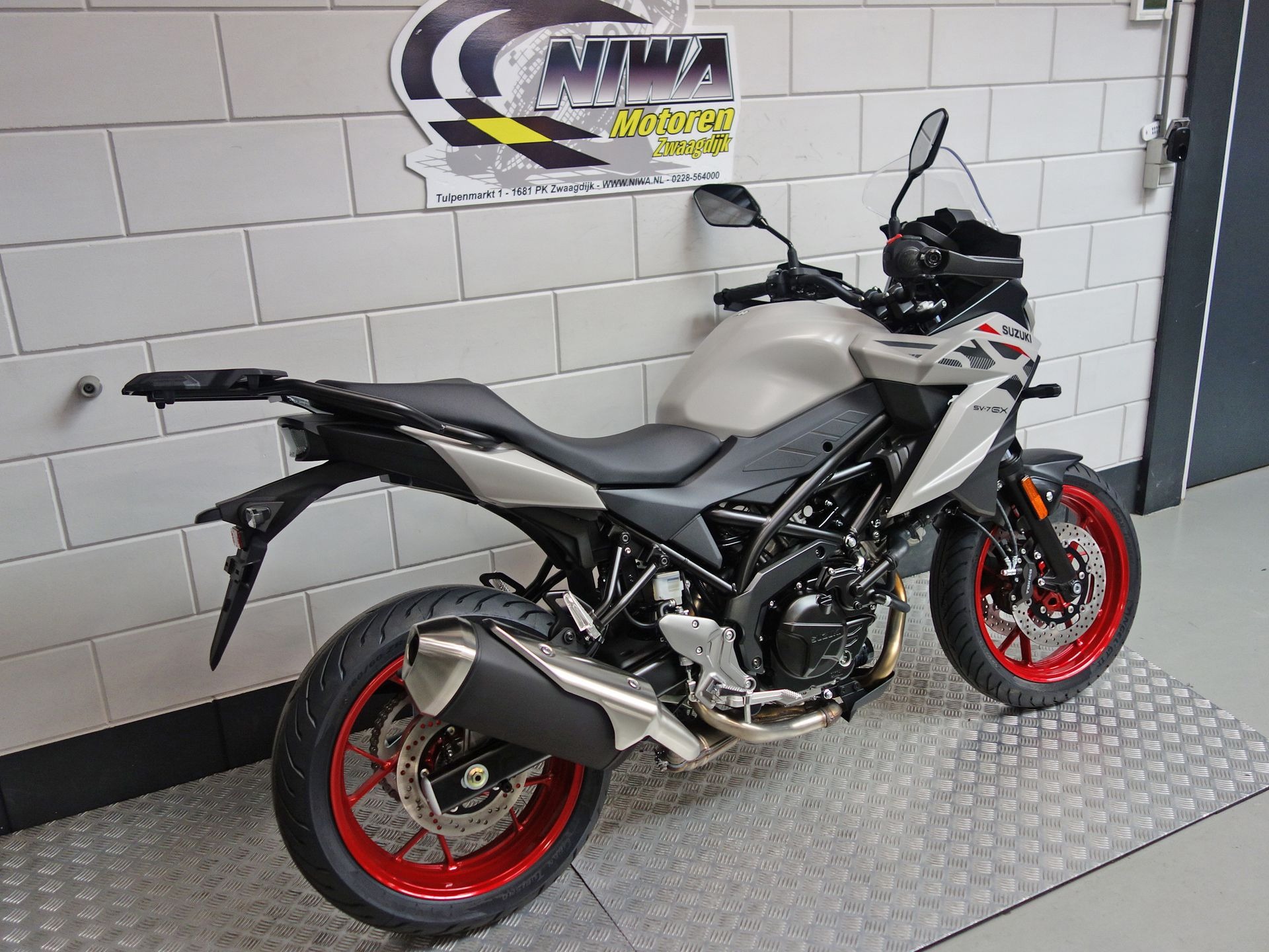 56633314-3 Nieuwe Suzuki tour met 645cc motor uit 2026 bij NIWA Motoren