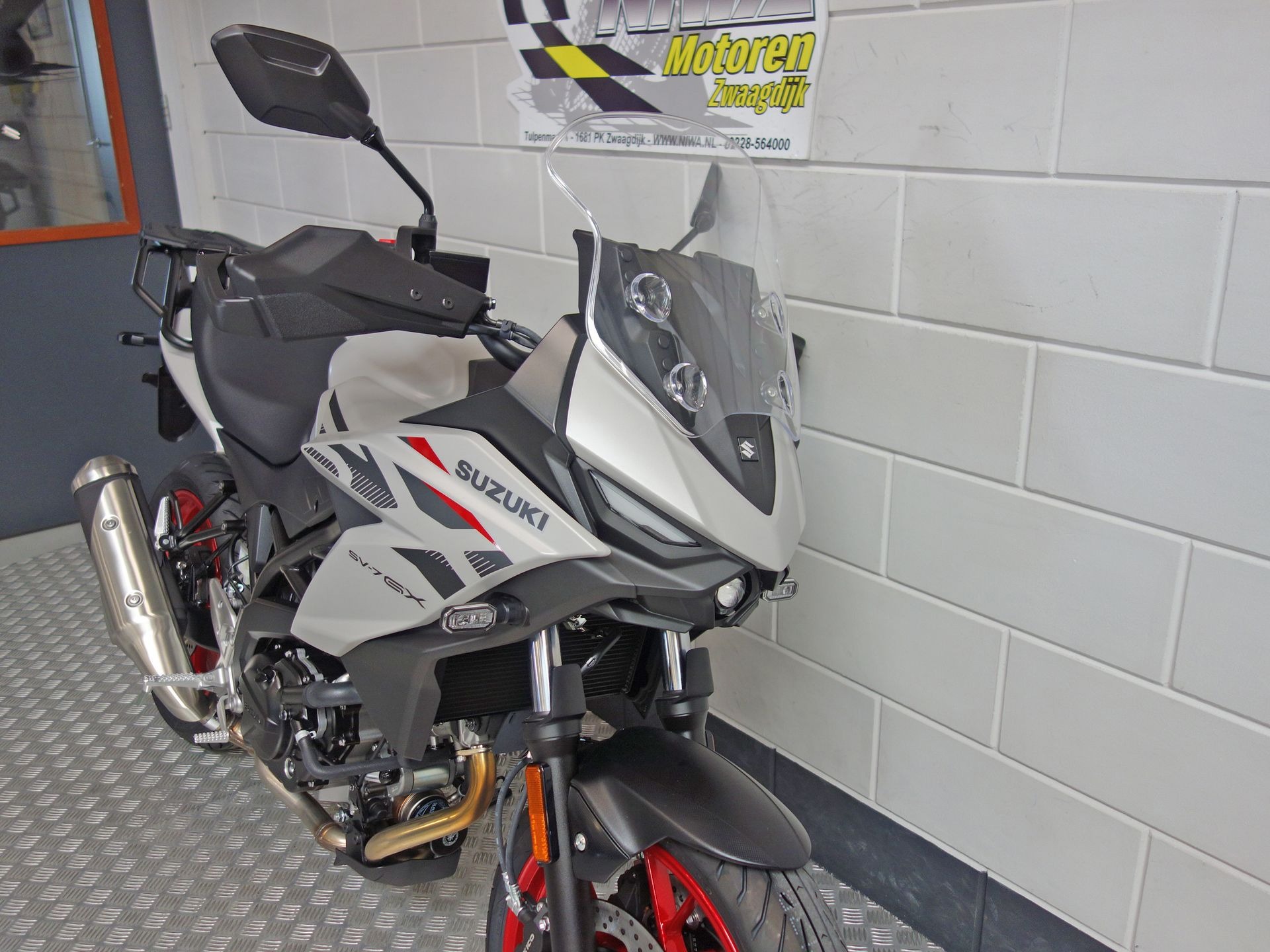 56633314-5 Nieuwe Suzuki tour met 645cc motor uit 2026 bij NIWA Motoren