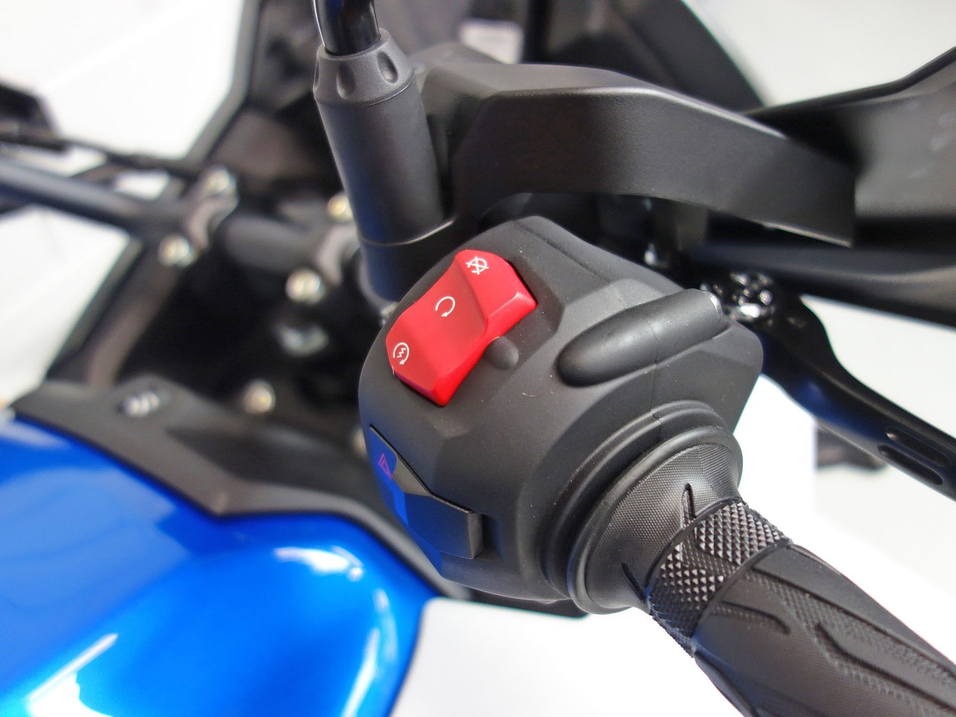 56633317-6 Nieuwe Suzuki tour met 645cc motor uit 2026 bij NIWA Motoren
