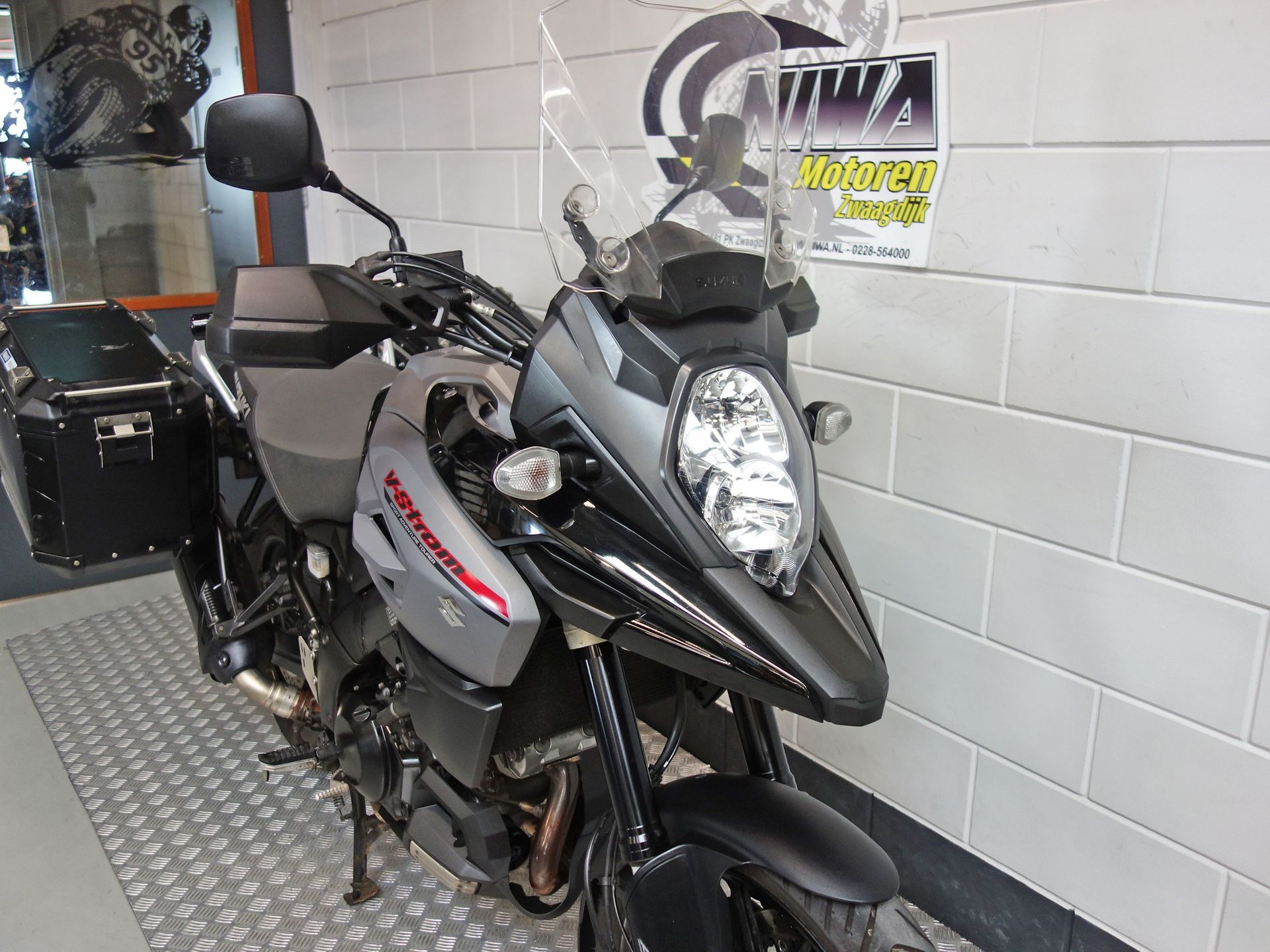 56633322-4 Gebruikte Suzuki V-Strom all-road met 1037cc motor uit 2017 bij NIWA Motoren