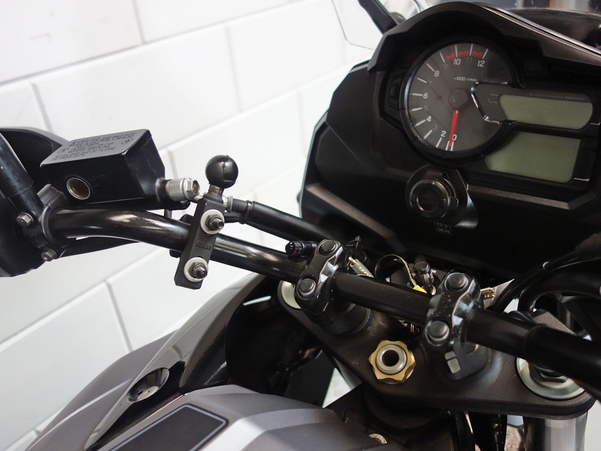 56633322-6 Gebruikte Suzuki V-Strom all-road met 1037cc motor uit 2017 bij NIWA Motoren