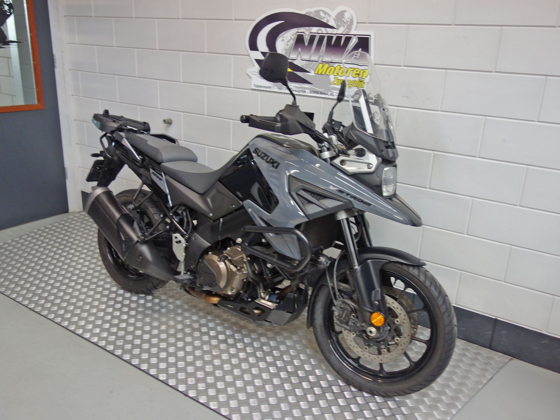 56633332-2 Gebruikte Suzuki V-Strom all-road met 1037cc motor uit 2021 bij NIWA Motoren