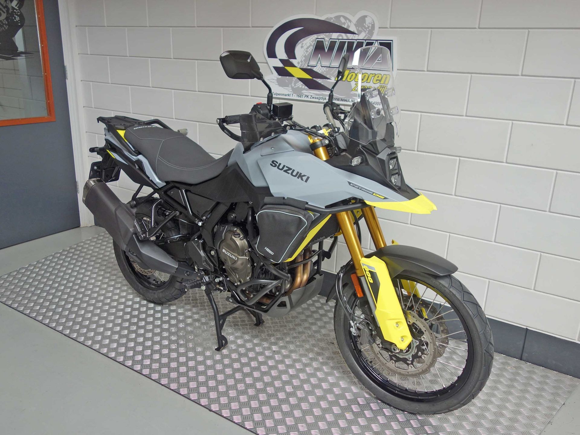 56633354-2 Gebruikte Suzuki V-Strom all-road met 776cc motor uit 2023 bij NIWA Motoren