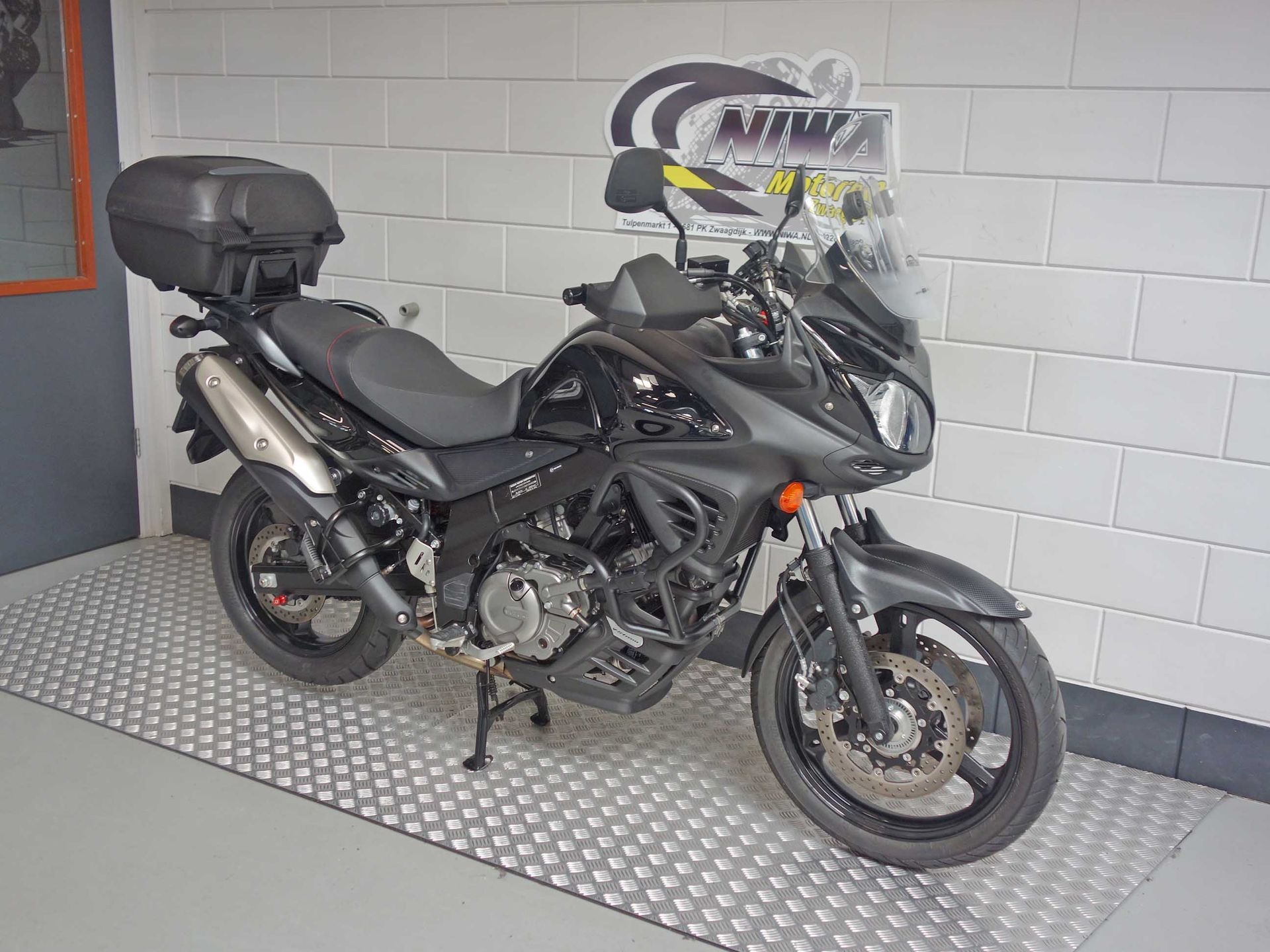 56633431-2 Gebruikte Suzuki V-Strom all-road met 645cc motor uit 2011 bij NIWA Motoren