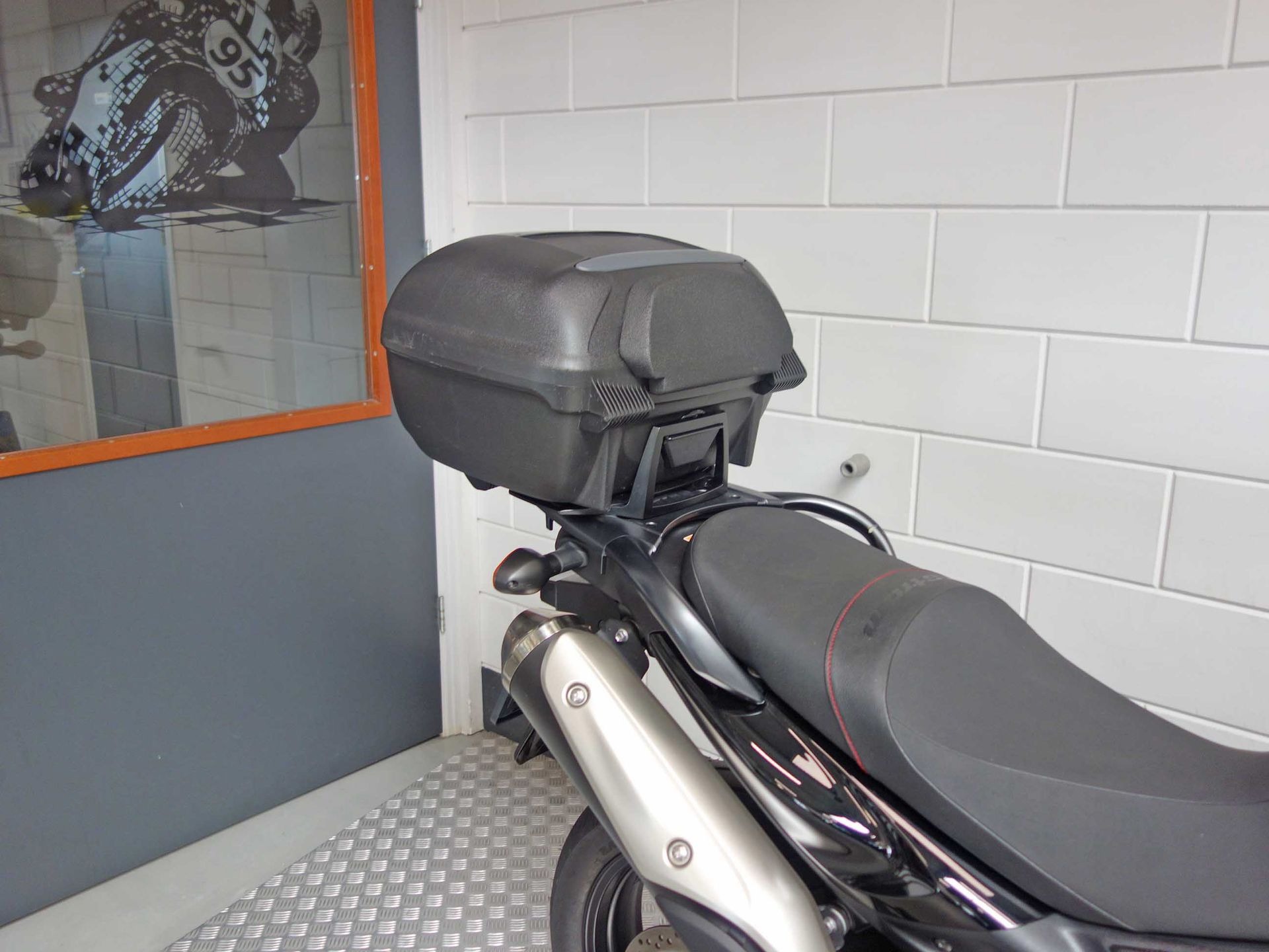 56633431-4 Gebruikte Suzuki V-Strom all-road met 645cc motor uit 2011 bij NIWA Motoren