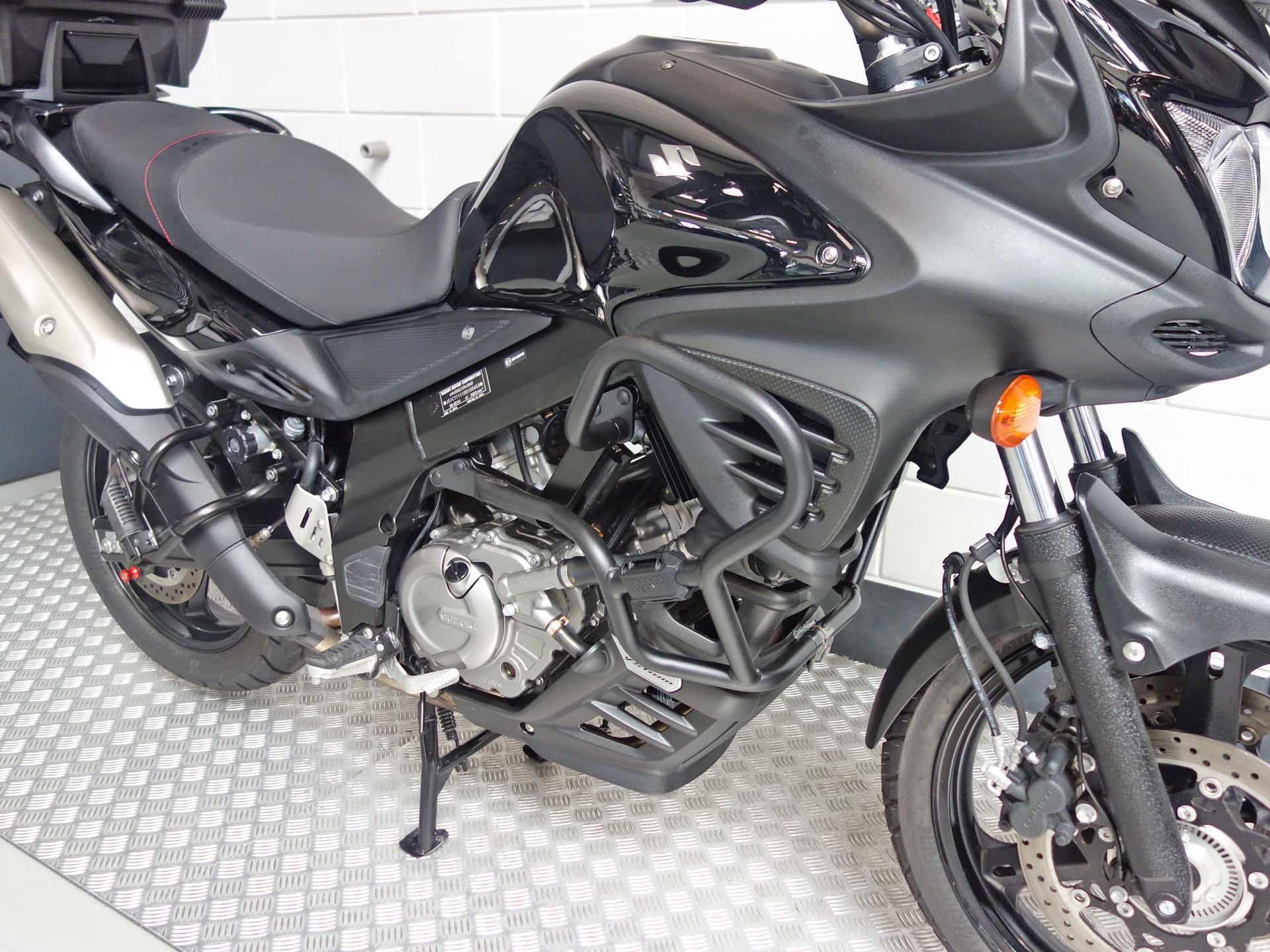 56633431-6 Gebruikte Suzuki V-Strom all-road met 645cc motor uit 2011 bij NIWA Motoren