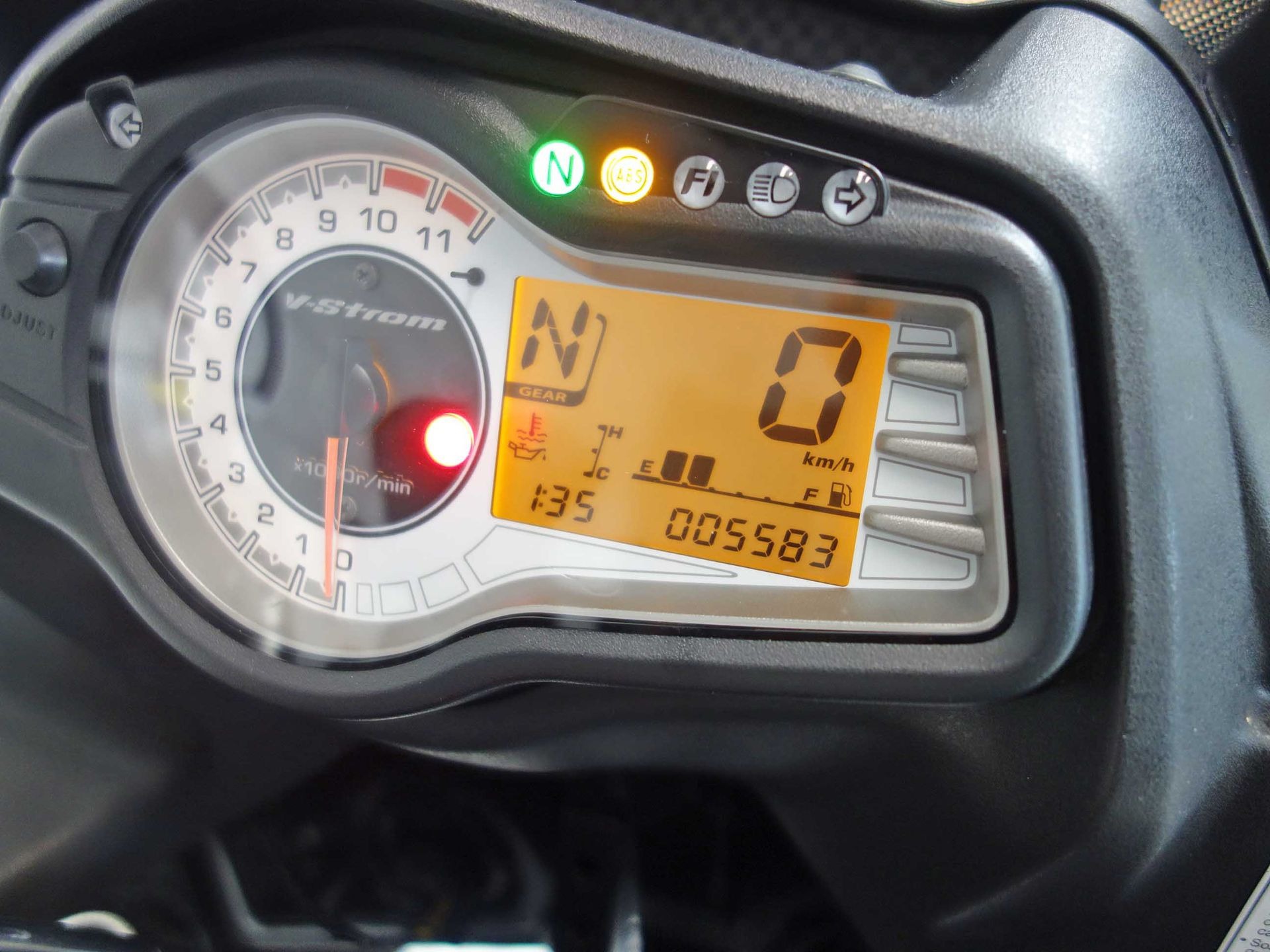 56633431-8 Gebruikte Suzuki V-Strom all-road met 645cc motor uit 2011 bij NIWA Motoren