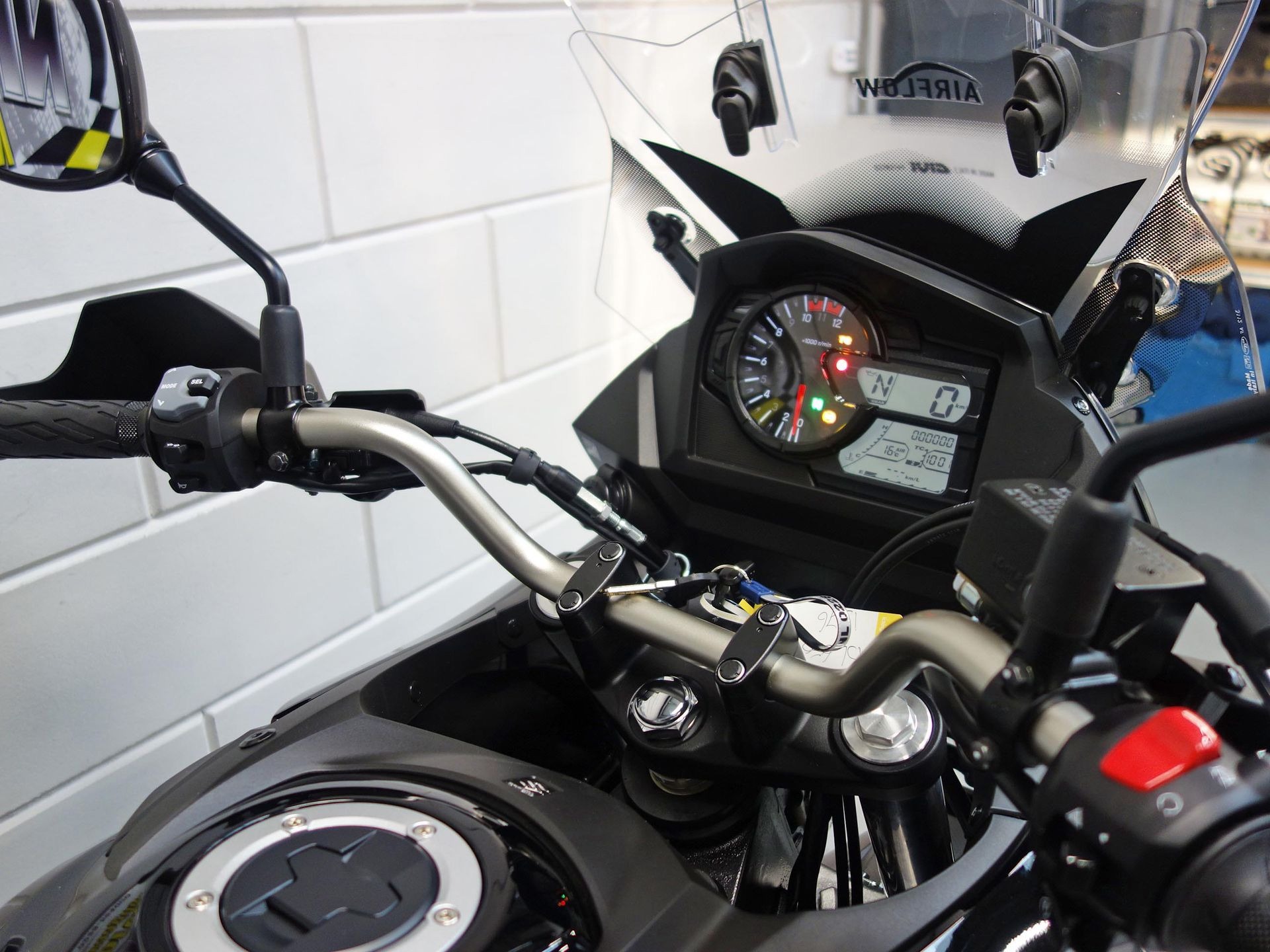 56633525-5 Nieuwe Suzuki V-Strom tour met 645cc motor uit 2026 bij NIWA Motoren
