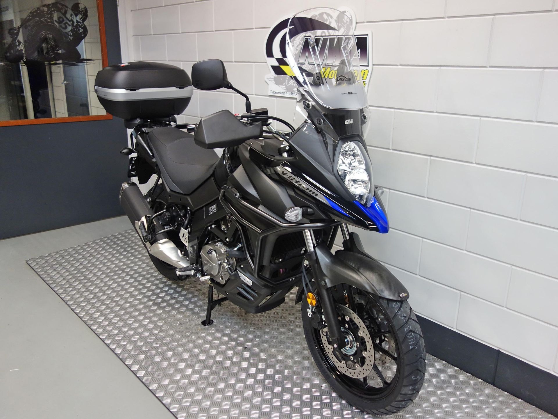 56633525-6 Nieuwe Suzuki V-Strom tour met 645cc motor uit 2026 bij NIWA Motoren