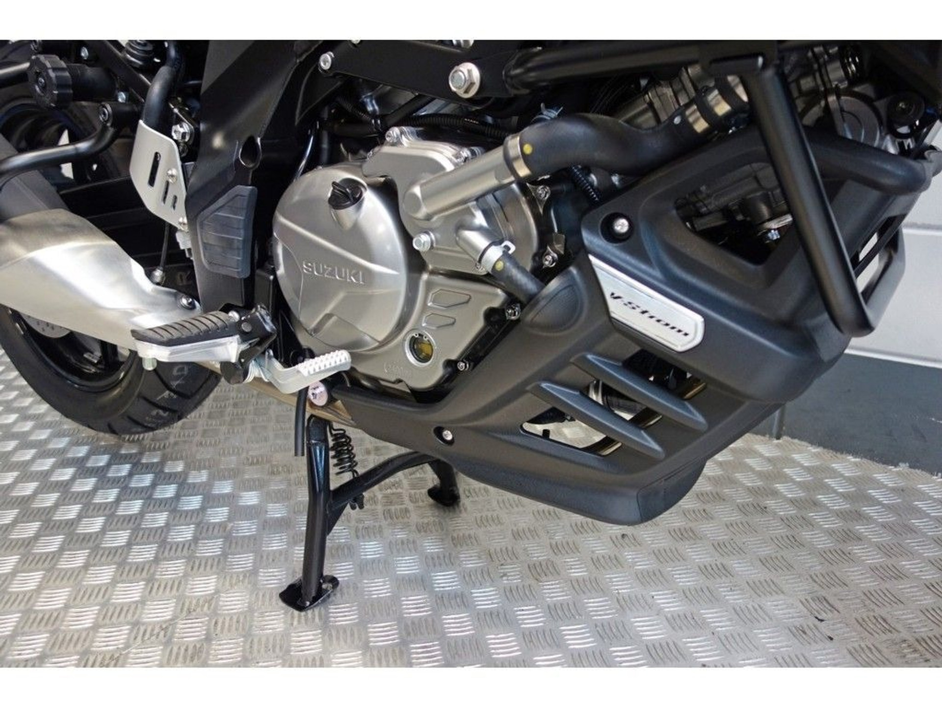 56633527-6 Nieuwe Suzuki V-Strom tour met 645cc motor uit 2026 bij NIWA Motoren