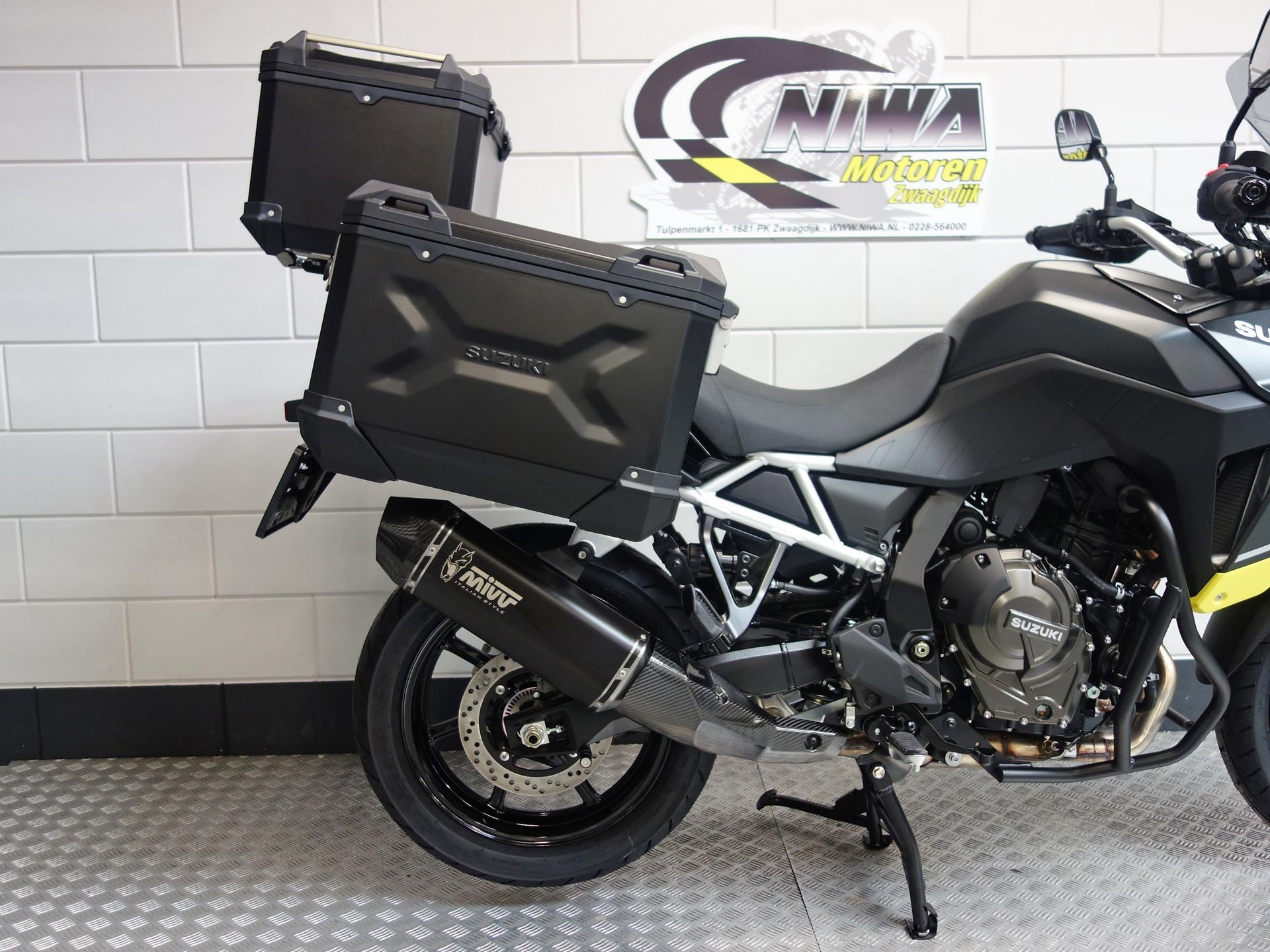 56633556-7 Nieuwe Suzuki V-Strom tour met cc motor uit 2026 bij NIWA Motoren