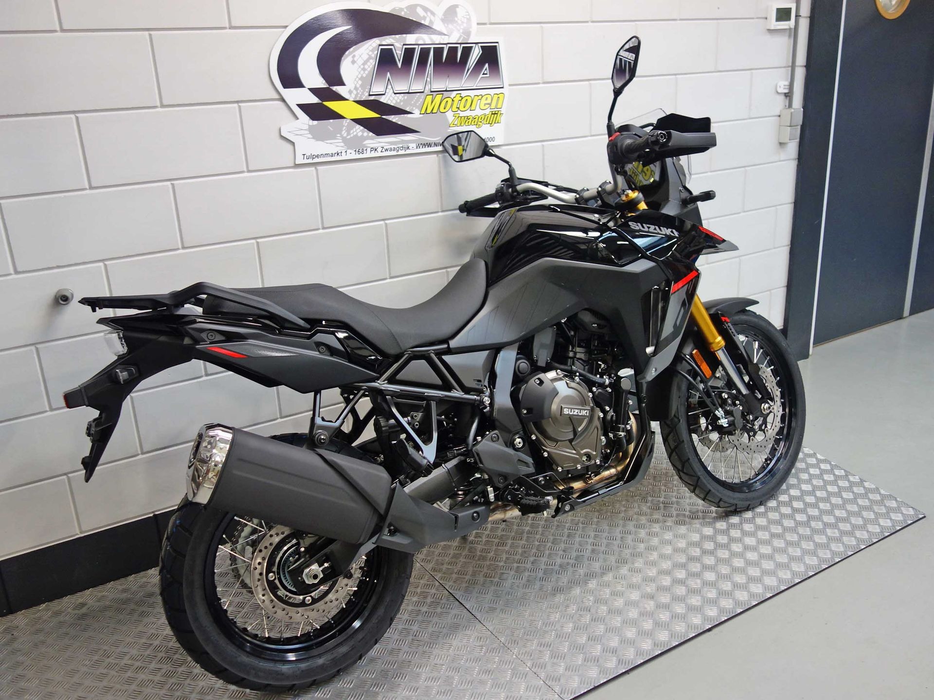 56633583-2 Nieuwe Suzuki V-Strom tour met 776cc motor uit 2026 bij NIWA Motoren