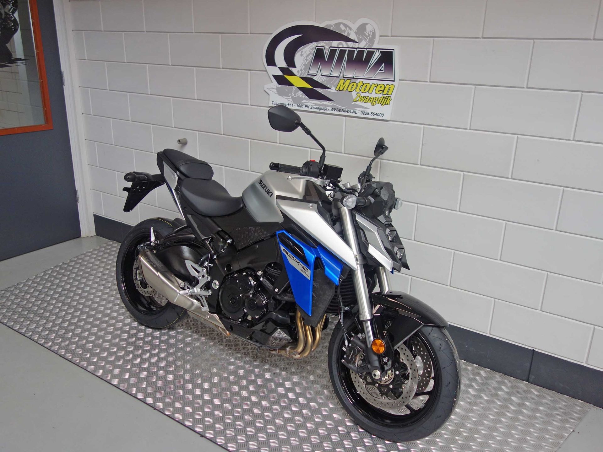 56633644-2 Gebruikte Suzuki GSX naked bike met 999cc motor uit 2026 bij NIWA Motoren