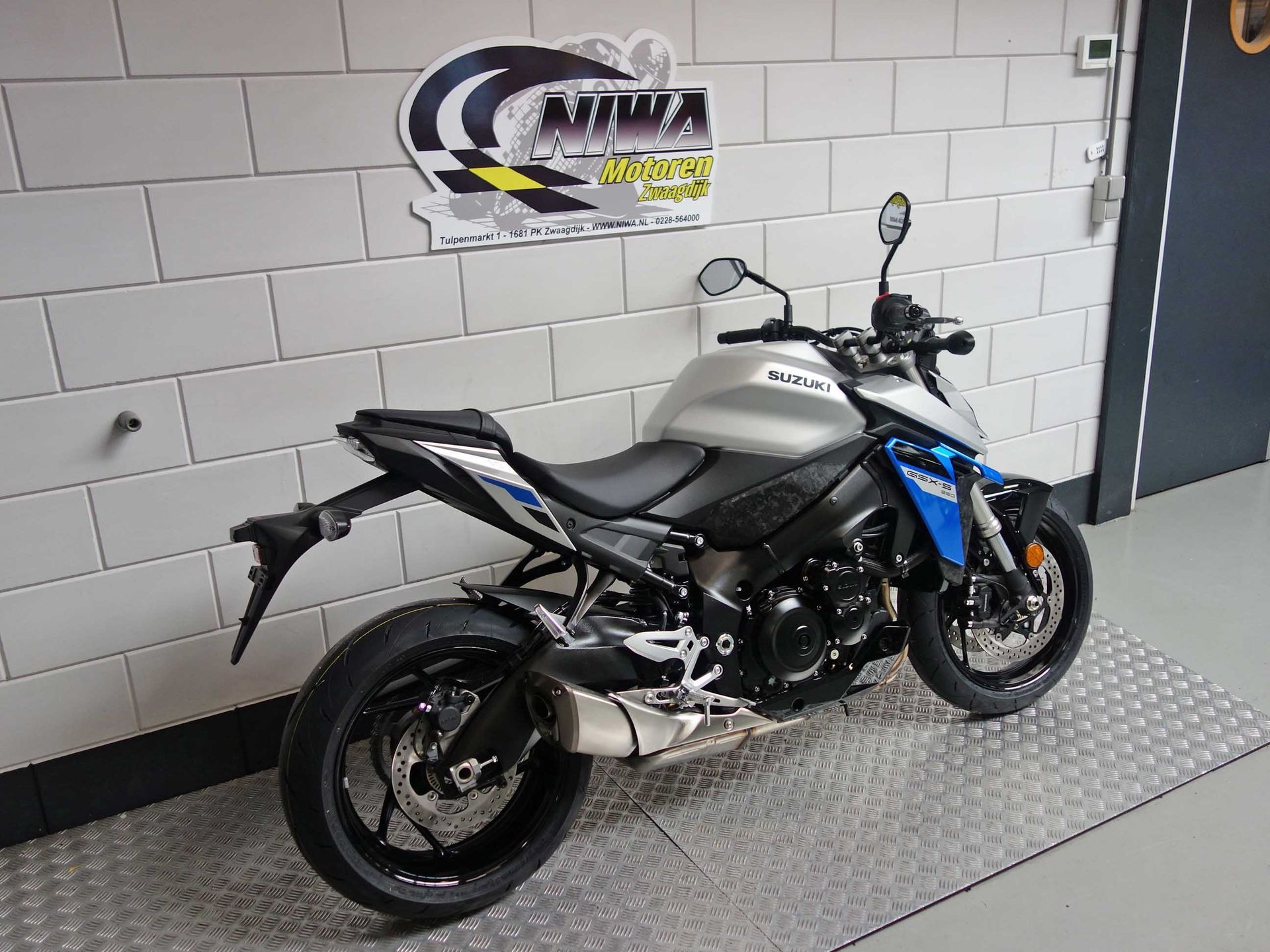 56633644-3 Gebruikte Suzuki GSX naked bike met 999cc motor uit 2026 bij NIWA Motoren