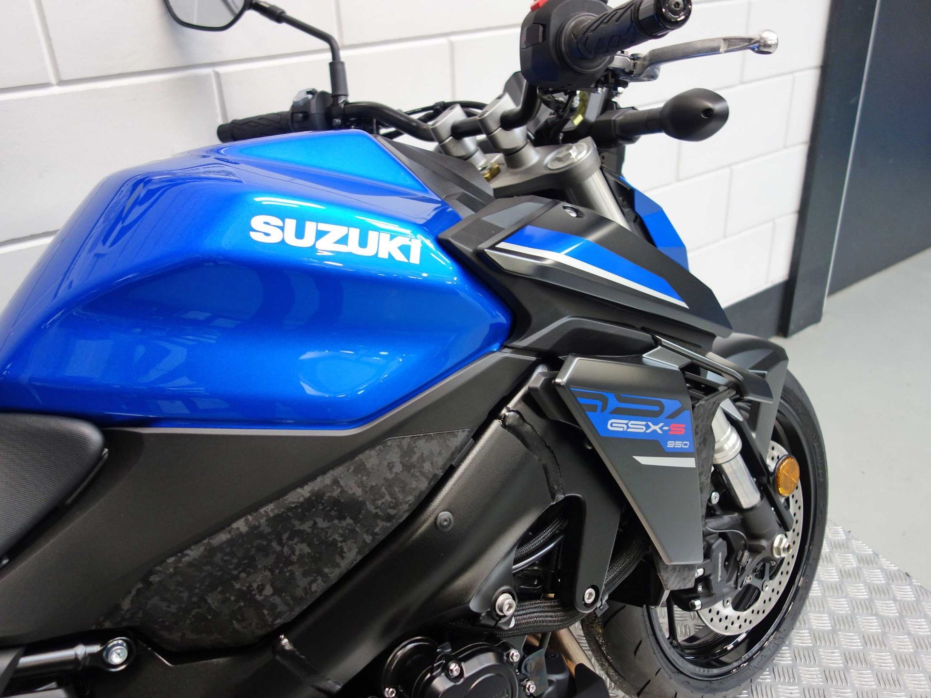 56633651-4 Nieuwe Suzuki GSX naked bike met 999cc motor uit 2026 bij NIWA Motoren