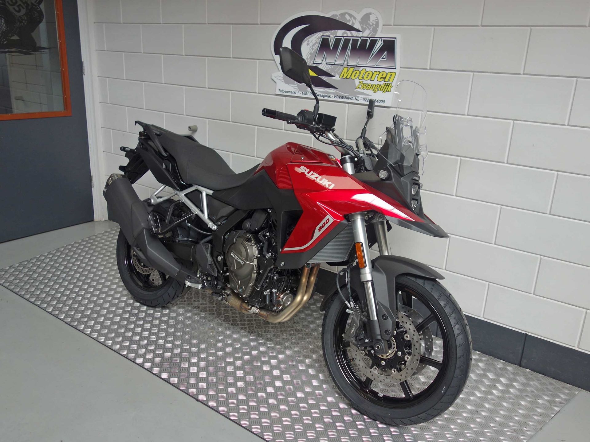 56633672-2 Nieuwe Suzuki V-Strom tour met 776cc motor uit 2025 bij NIWA Motoren