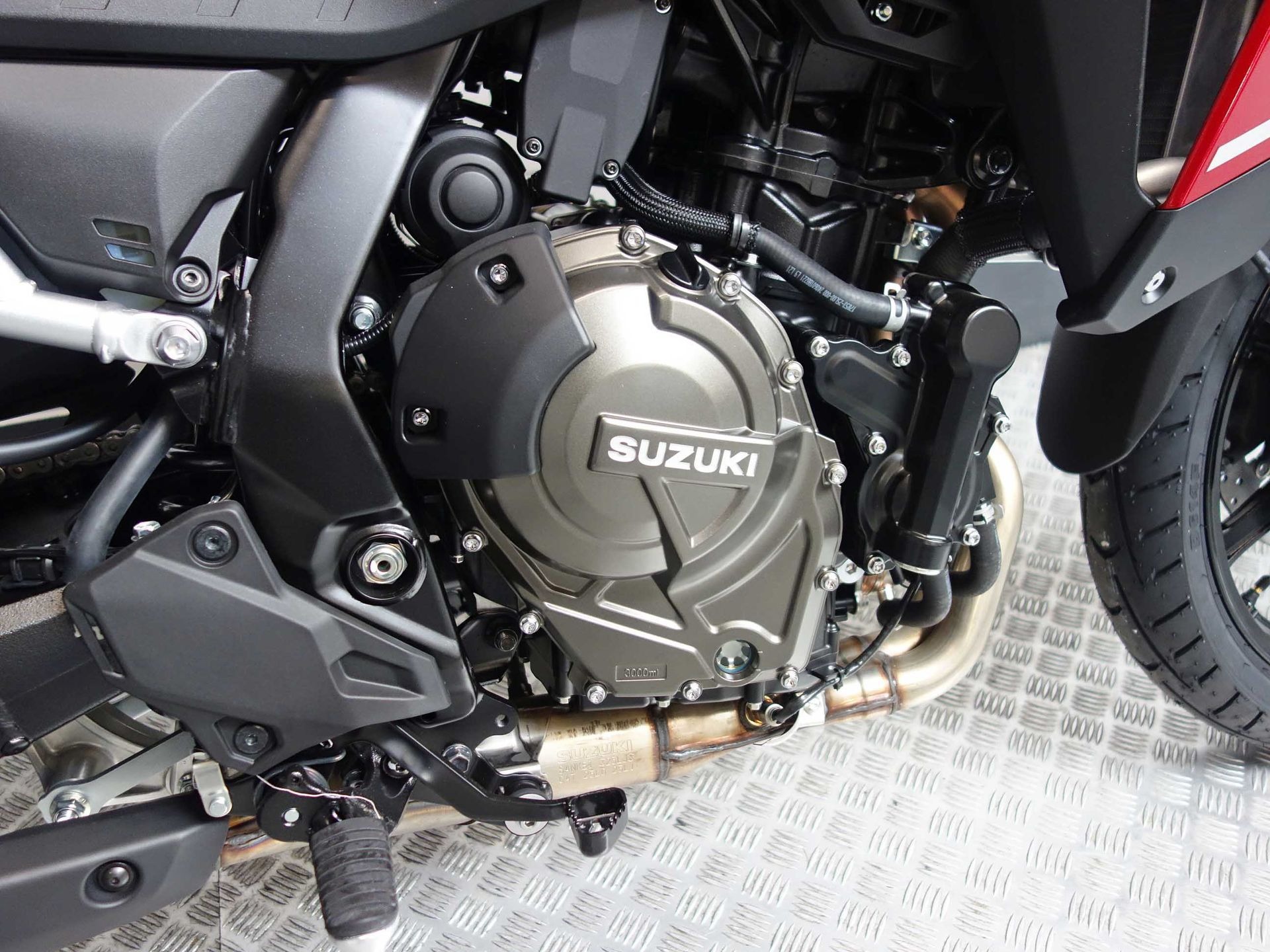 56633672-4 Nieuwe Suzuki V-Strom tour met 776cc motor uit 2025 bij NIWA Motoren