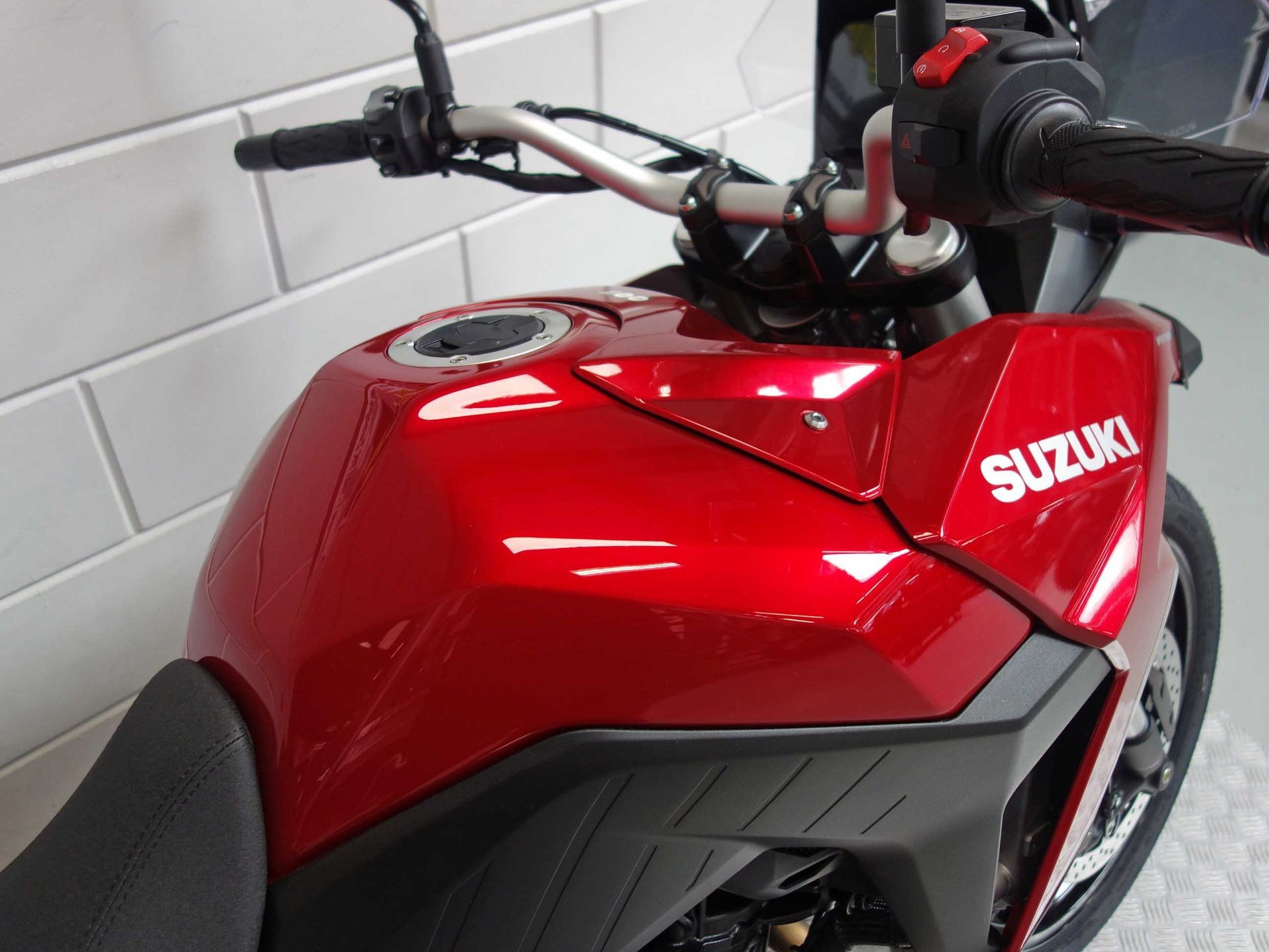 56633672-7 Nieuwe Suzuki V-Strom tour met 776cc motor uit 2025 bij NIWA Motoren