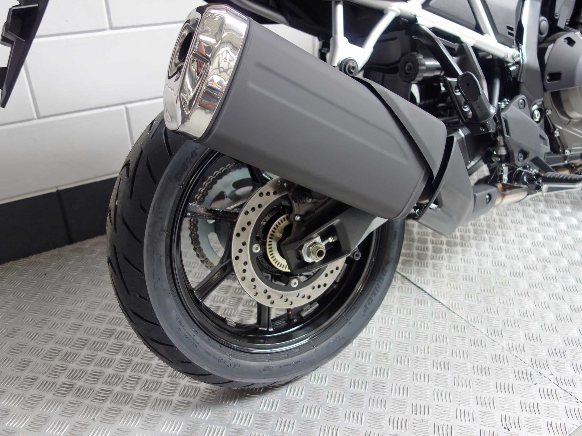 56633672-8 Nieuwe Suzuki V-Strom tour met 776cc motor uit 2025 bij NIWA Motoren