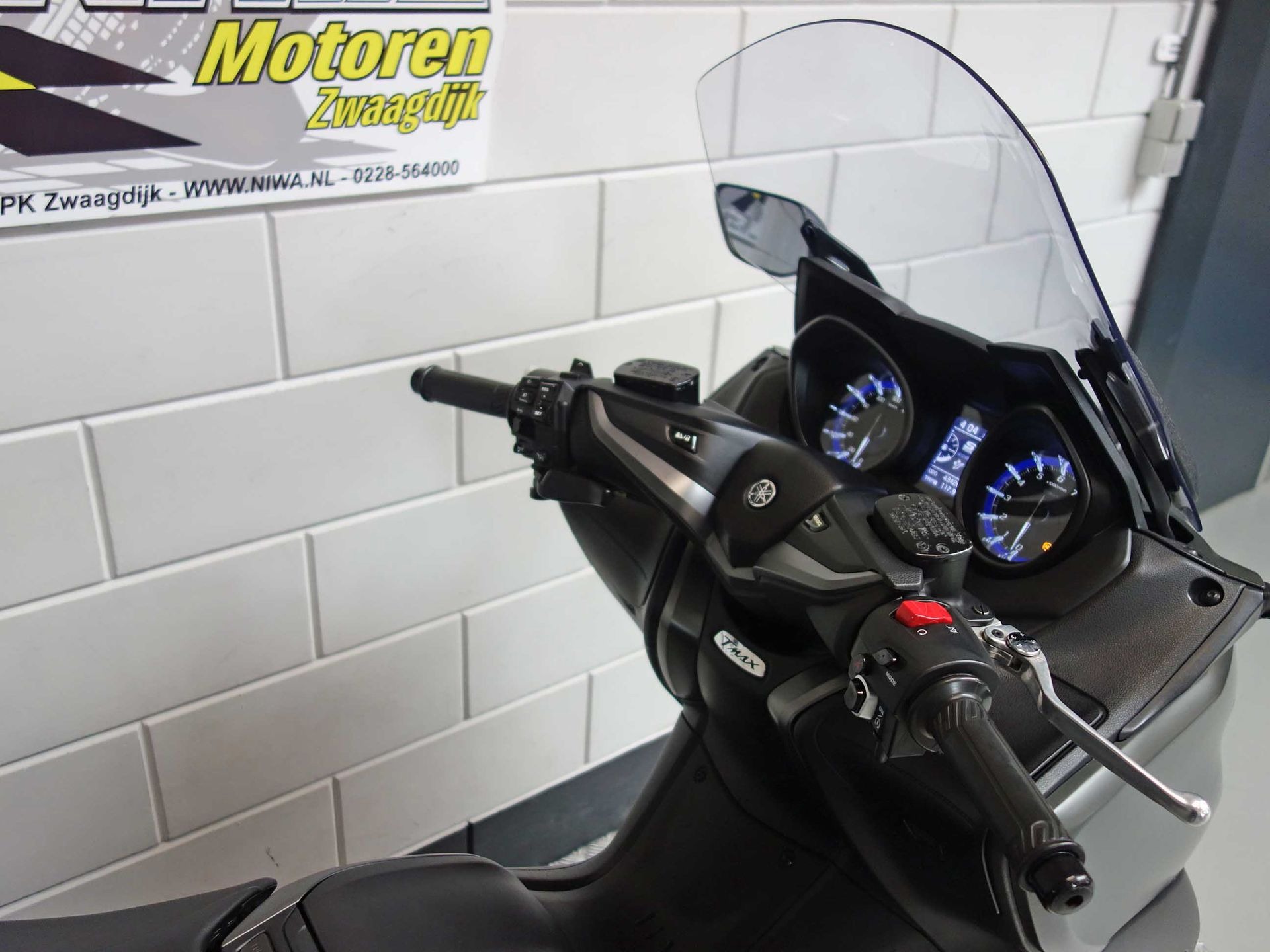56633719-6 Gebruikte Yamaha T-MAX motorscooter met 562cc motor uit 2020 bij NIWA Motoren