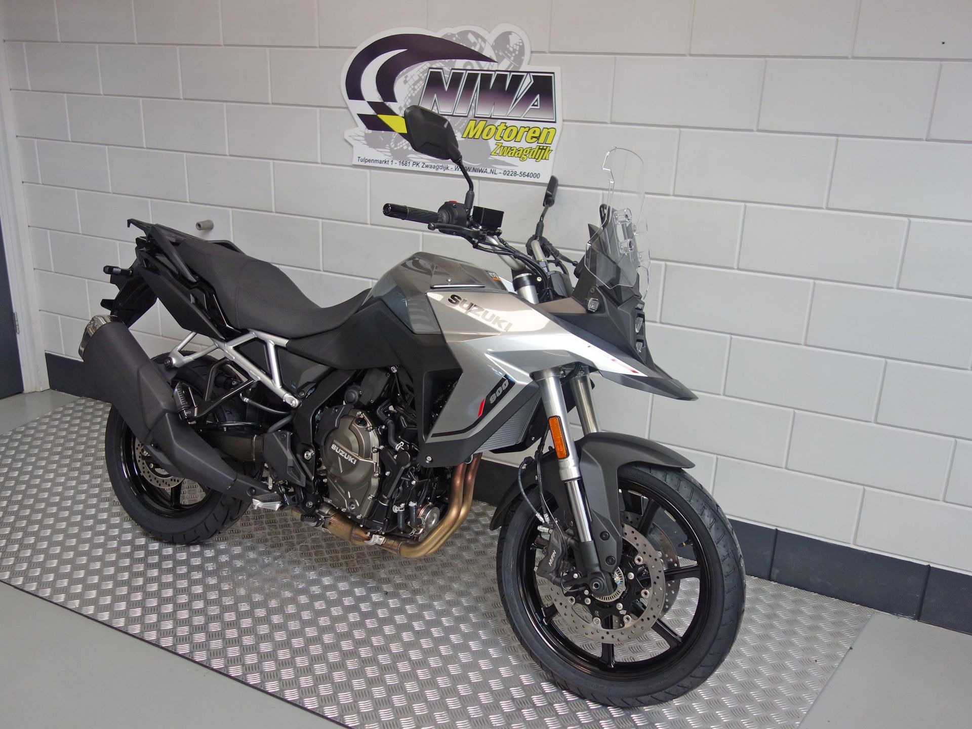 56633725-2 Nieuwe Suzuki V-Strom tour met cc motor uit 2026 bij NIWA Motoren