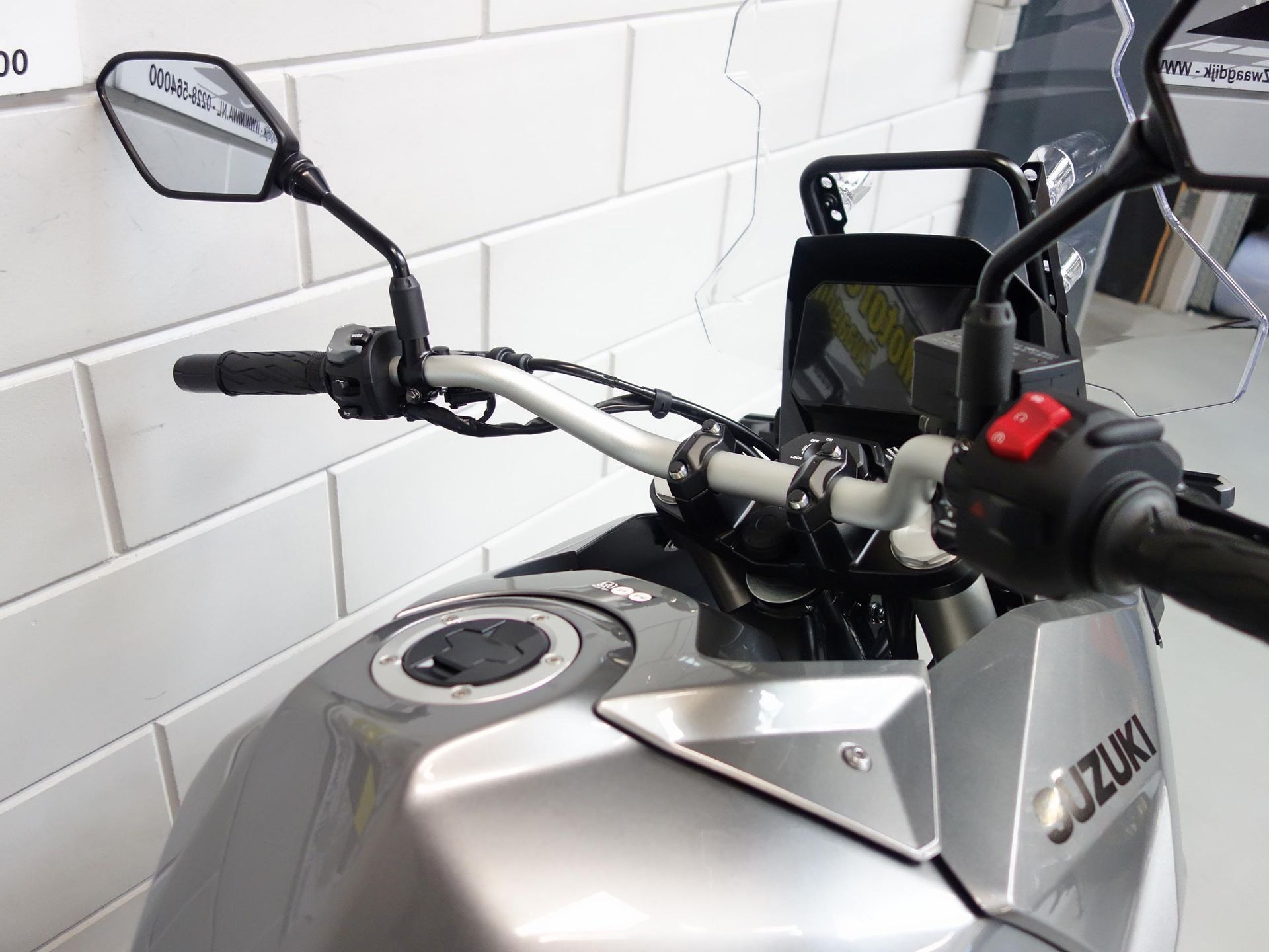 56633725-4 Nieuwe Suzuki V-Strom tour met cc motor uit 2026 bij NIWA Motoren