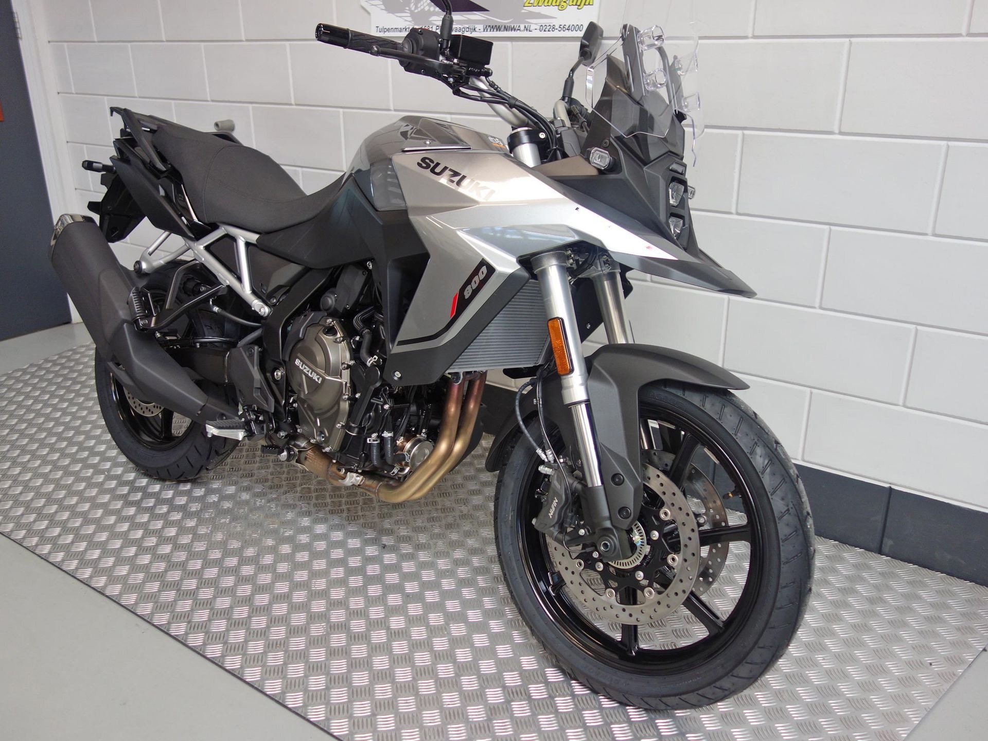 56633725-5 Nieuwe Suzuki V-Strom tour met cc motor uit 2026 bij NIWA Motoren
