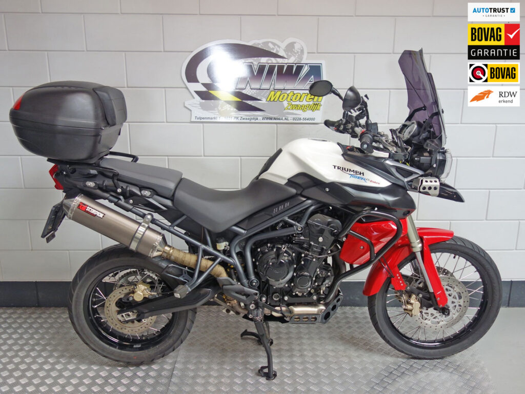 Gebruikte Triumph Tiger all-road met 800cc motor uit 2012 bij NIWA Motoren