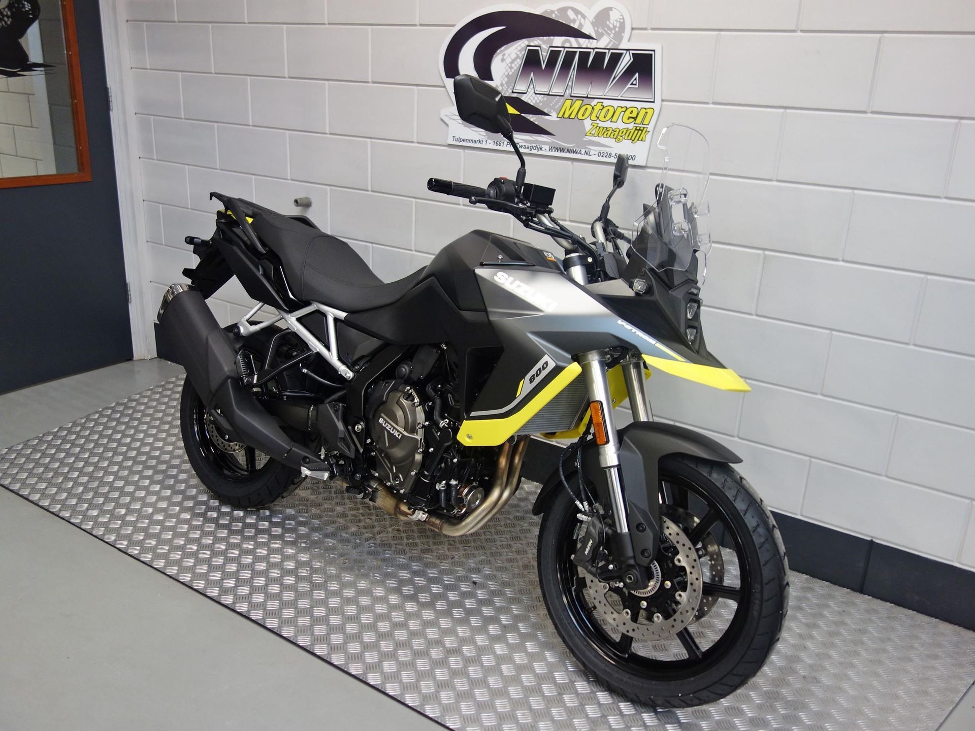 56633729-2 Nieuwe Suzuki V-Strom tour met 776cc motor uit 2025 bij NIWA Motoren