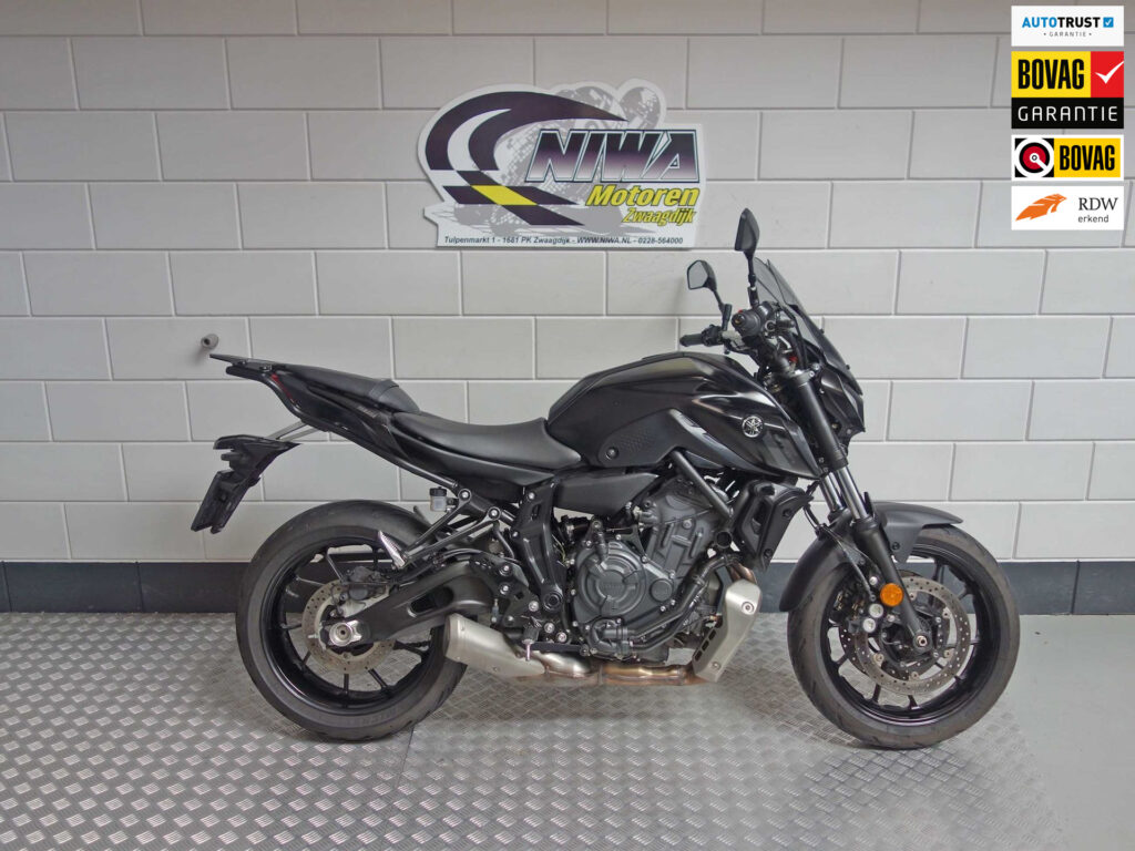 Gebruikte Yamaha MT 07 naked bike met 689cc motor uit 2022 bij NIWA Motoren