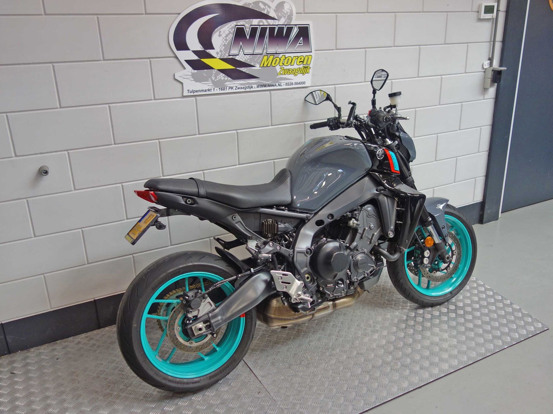 56633757-2 Gebruikte Yamaha MT 09 naked bike met 890cc motor uit 2023 bij NIWA Motoren