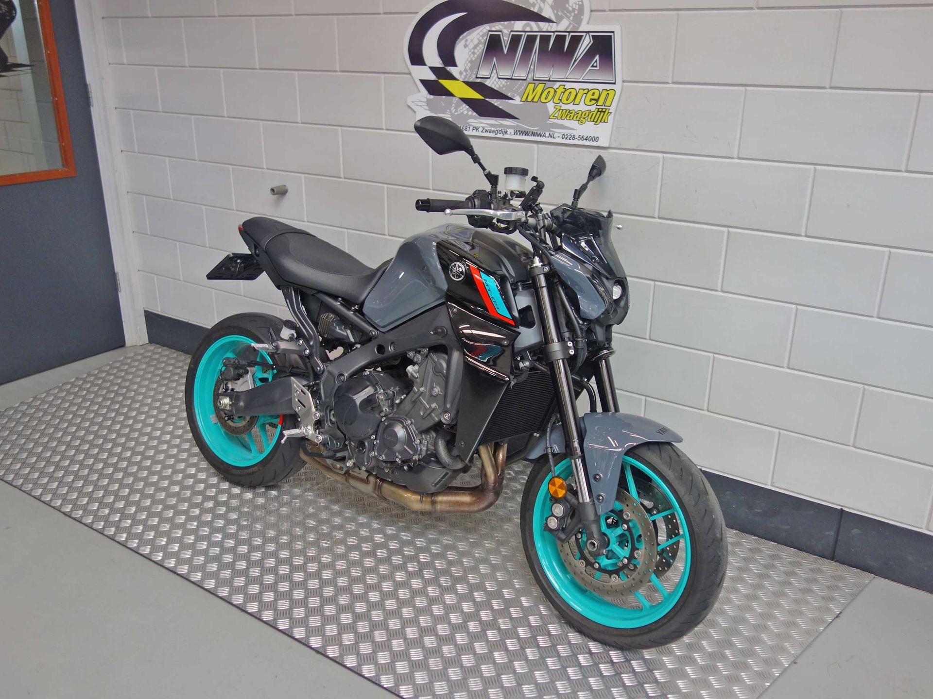56633757-3 Gebruikte Yamaha MT 09 naked bike met 890cc motor uit 2023 bij NIWA Motoren