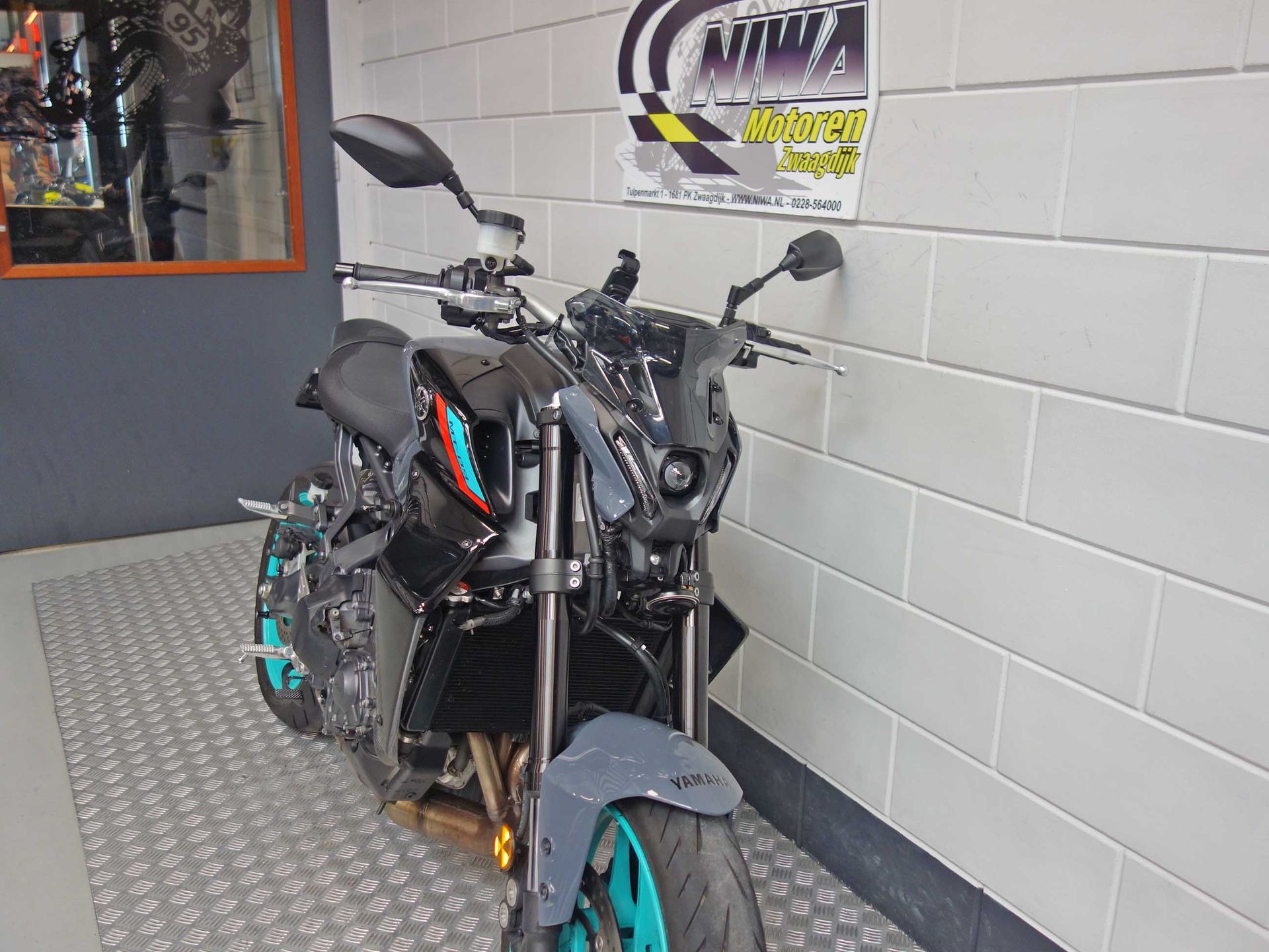 56633757-4 Gebruikte Yamaha MT 09 naked bike met 890cc motor uit 2023 bij NIWA Motoren