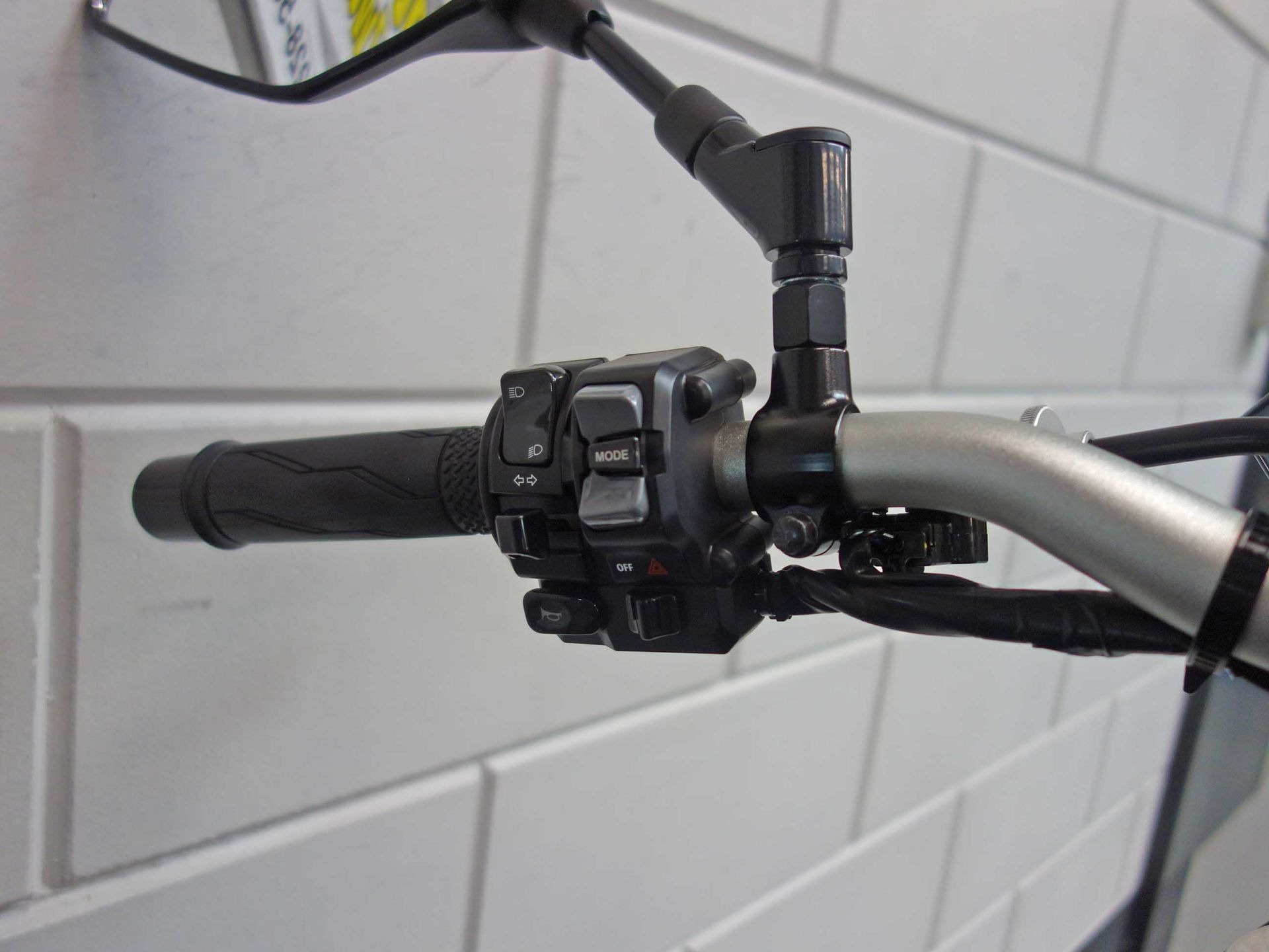 56633757-6 Gebruikte Yamaha MT 09 naked bike met 890cc motor uit 2023 bij NIWA Motoren