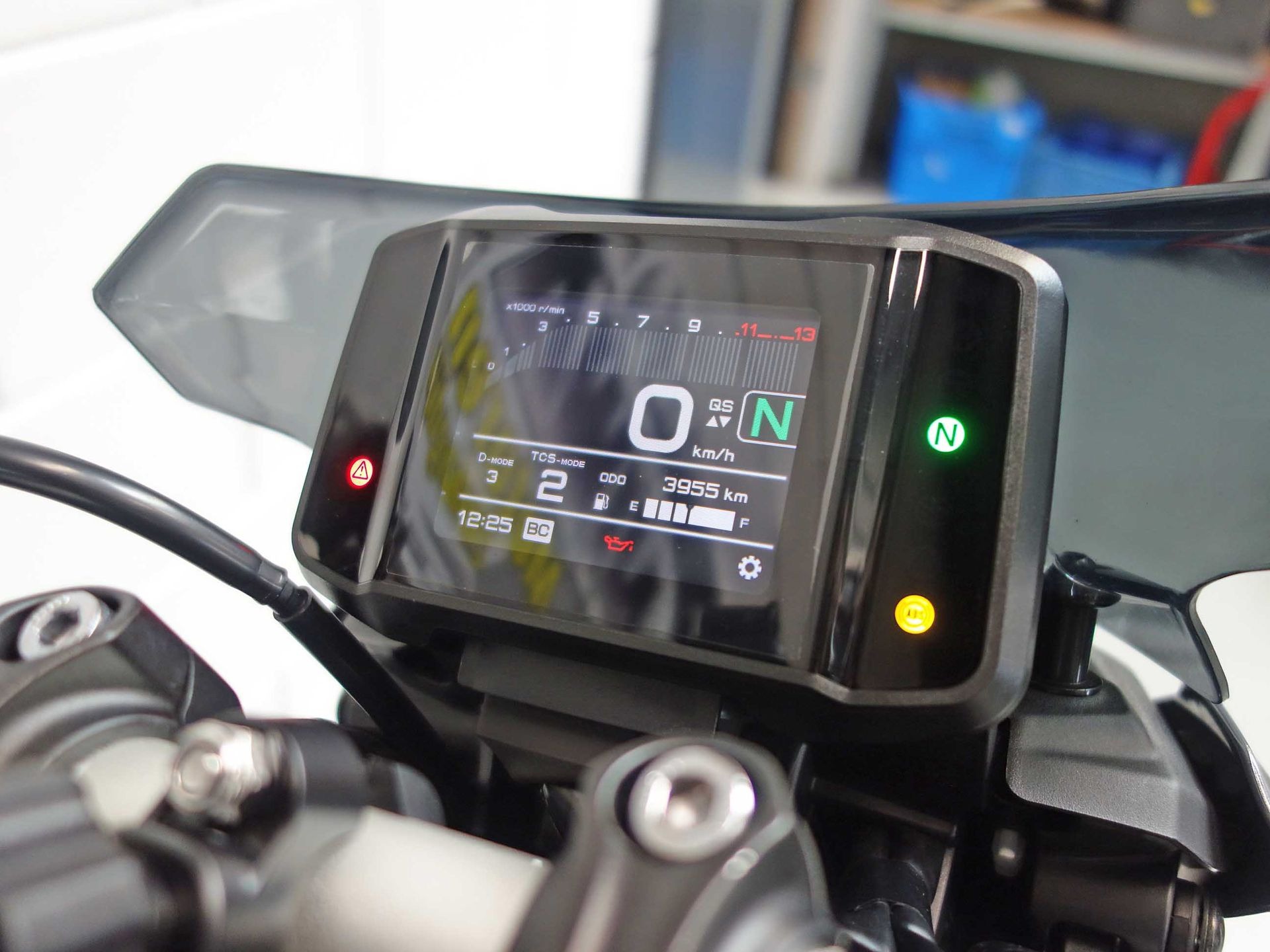 56633757-7 Gebruikte Yamaha MT 09 naked bike met 890cc motor uit 2023 bij NIWA Motoren
