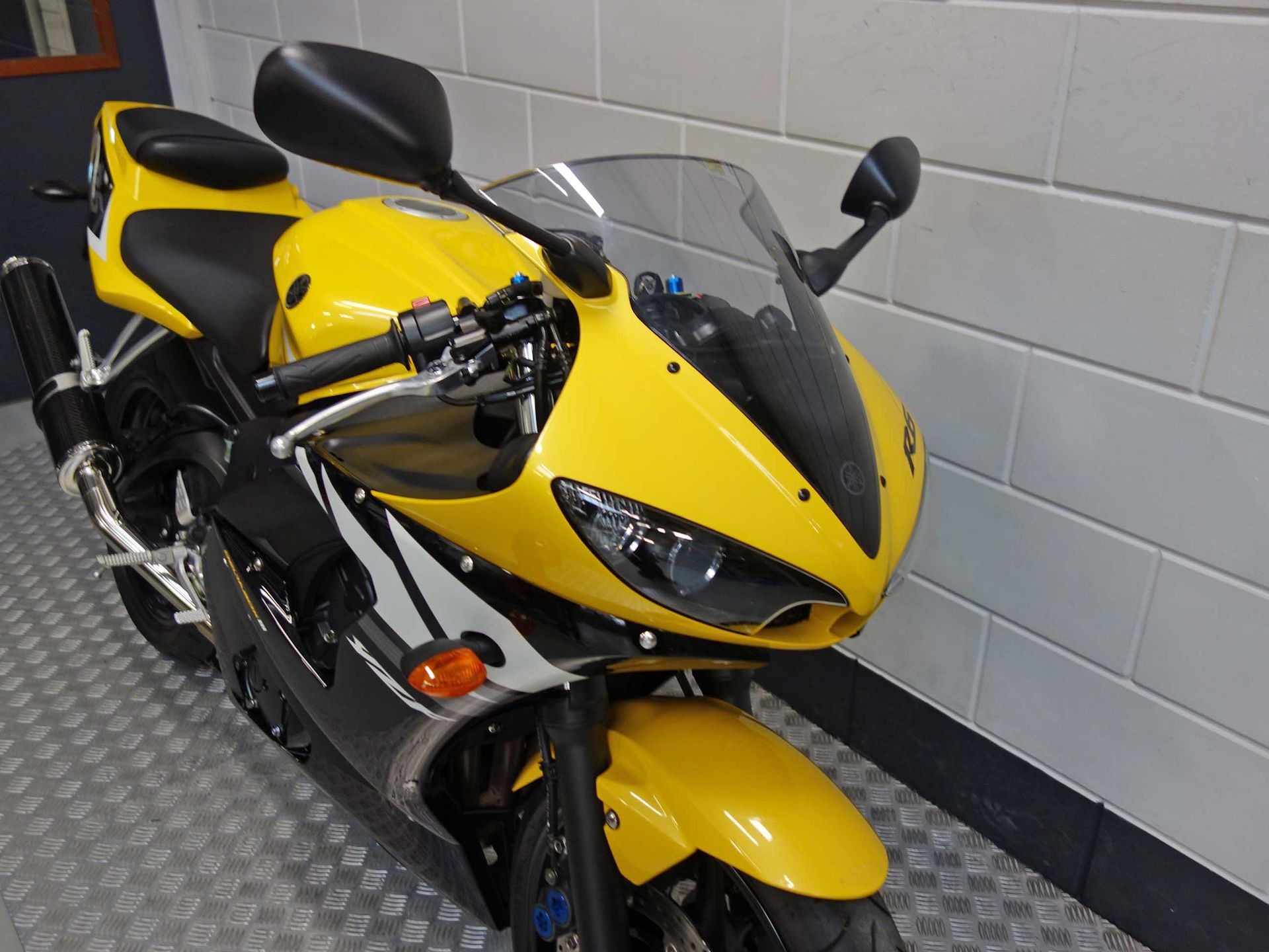 56633758-12 Gebruikte Yamaha YZF supersport met 600cc motor uit 2004 bij NIWA Motoren