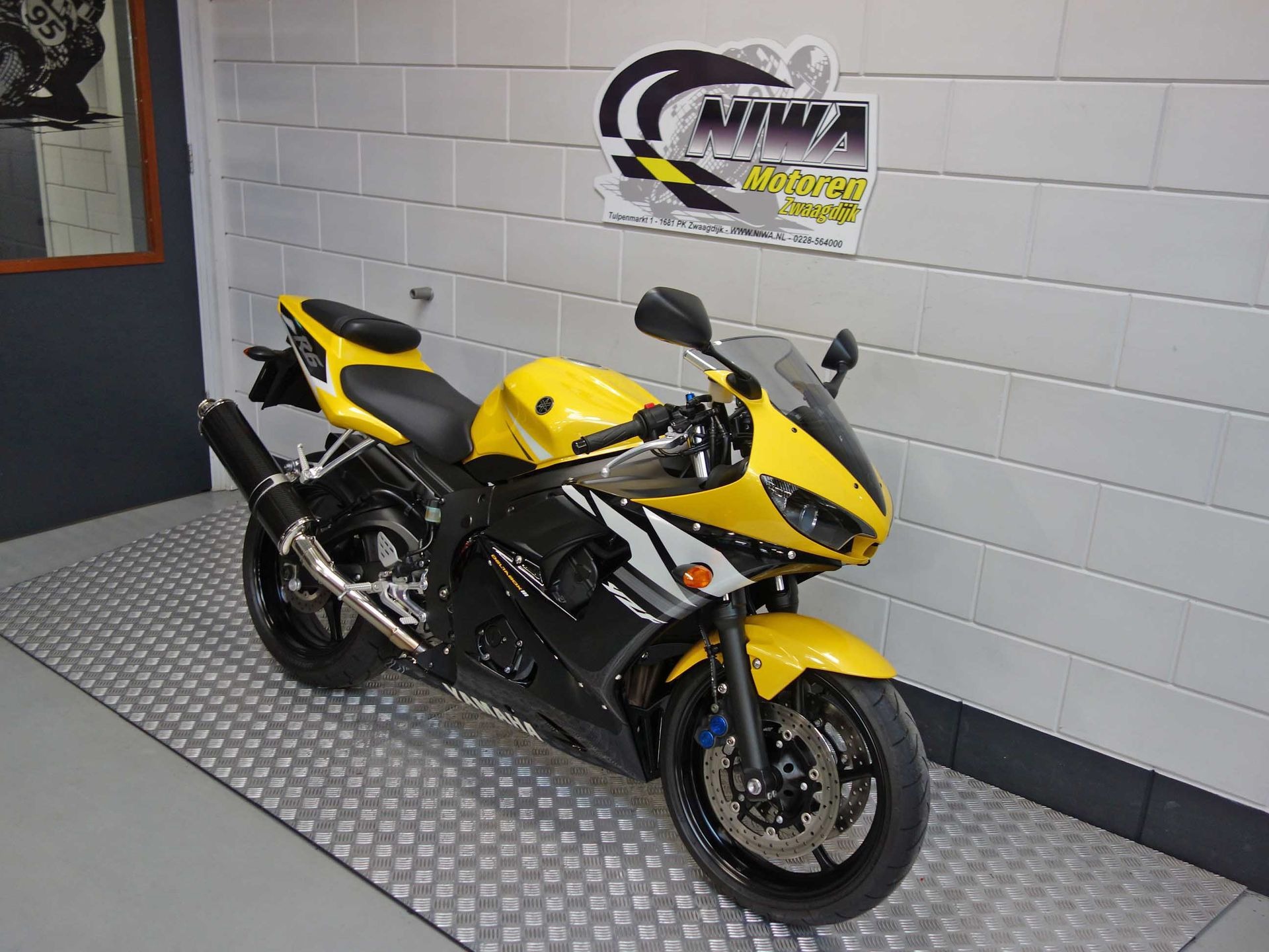 56633758-2 Gebruikte Yamaha YZF supersport met 600cc motor uit 2004 bij NIWA Motoren