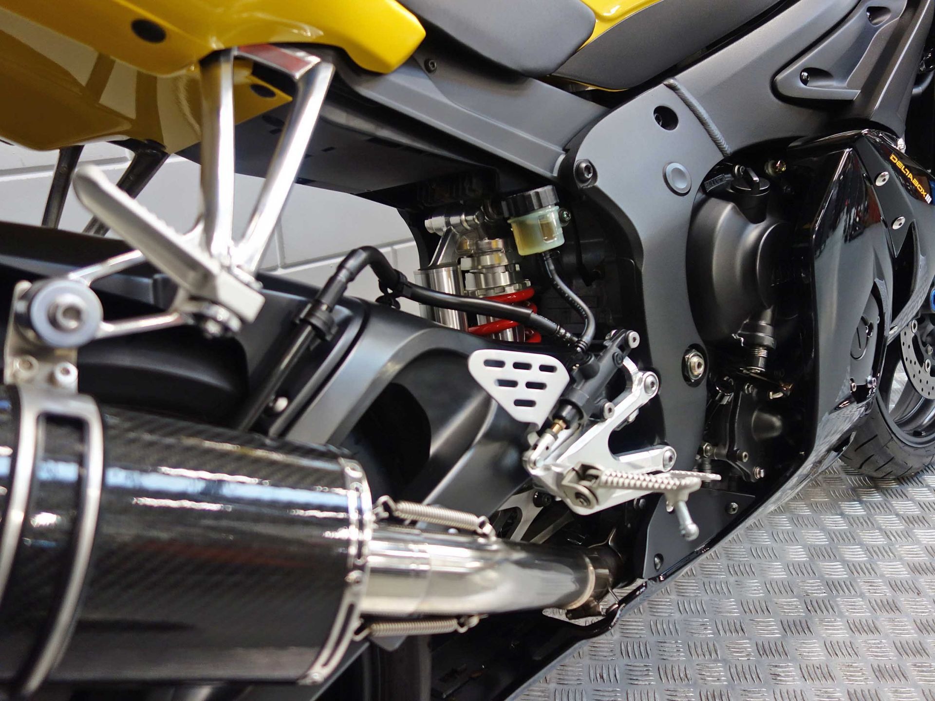 56633758-5 Gebruikte Yamaha YZF supersport met 600cc motor uit 2004 bij NIWA Motoren