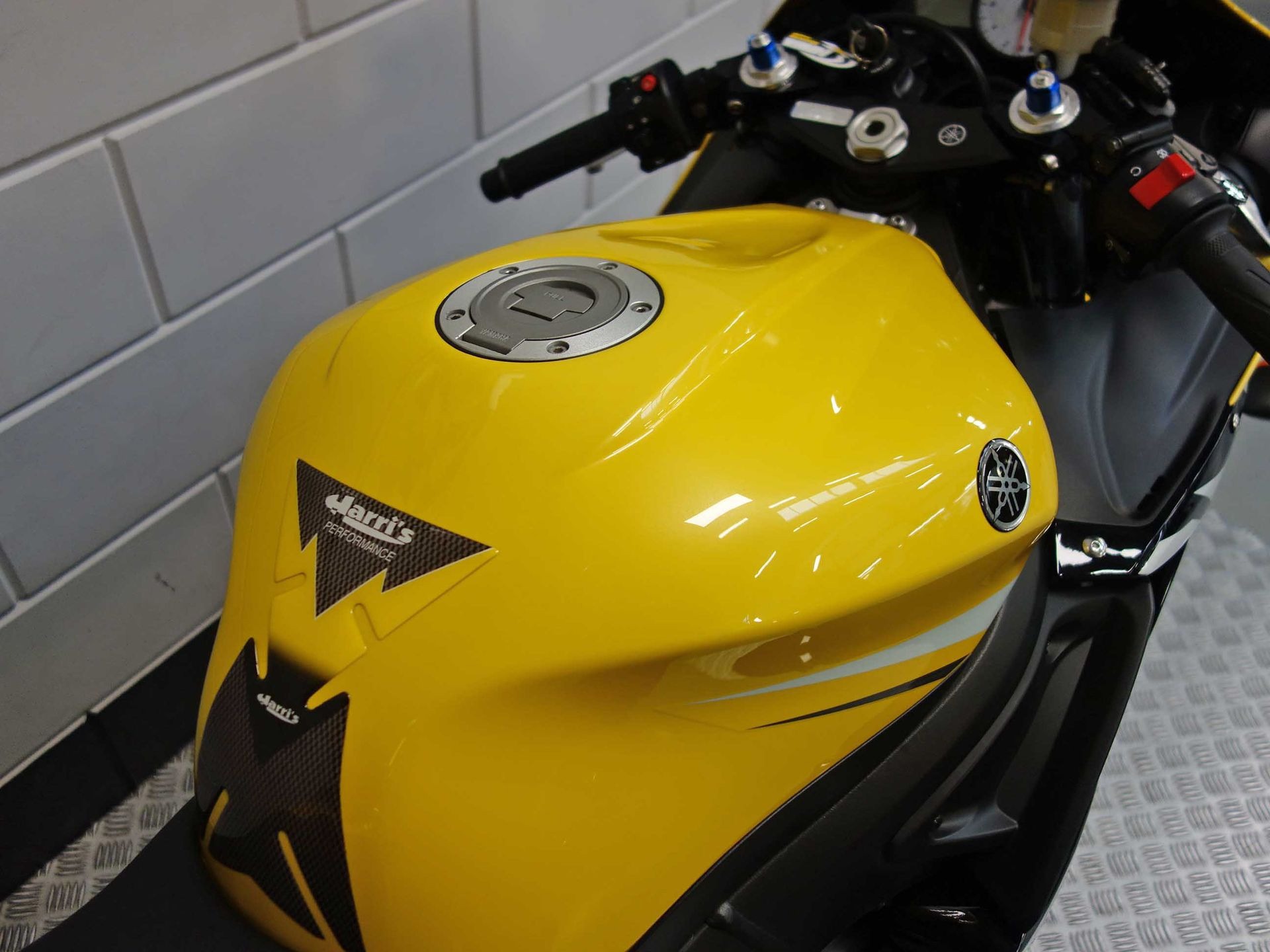 56633758-7 Gebruikte Yamaha YZF supersport met 600cc motor uit 2004 bij NIWA Motoren