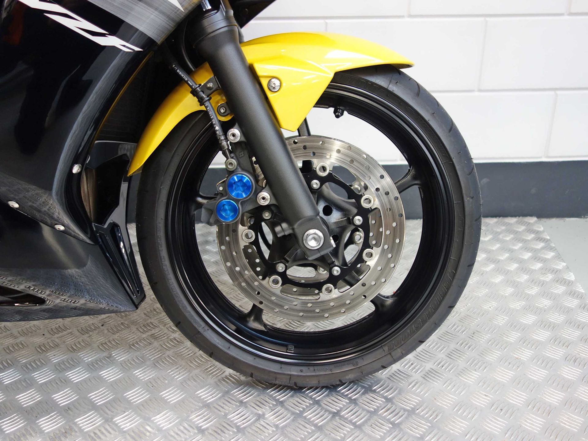 56633758-9 Gebruikte Yamaha YZF supersport met 600cc motor uit 2004 bij NIWA Motoren