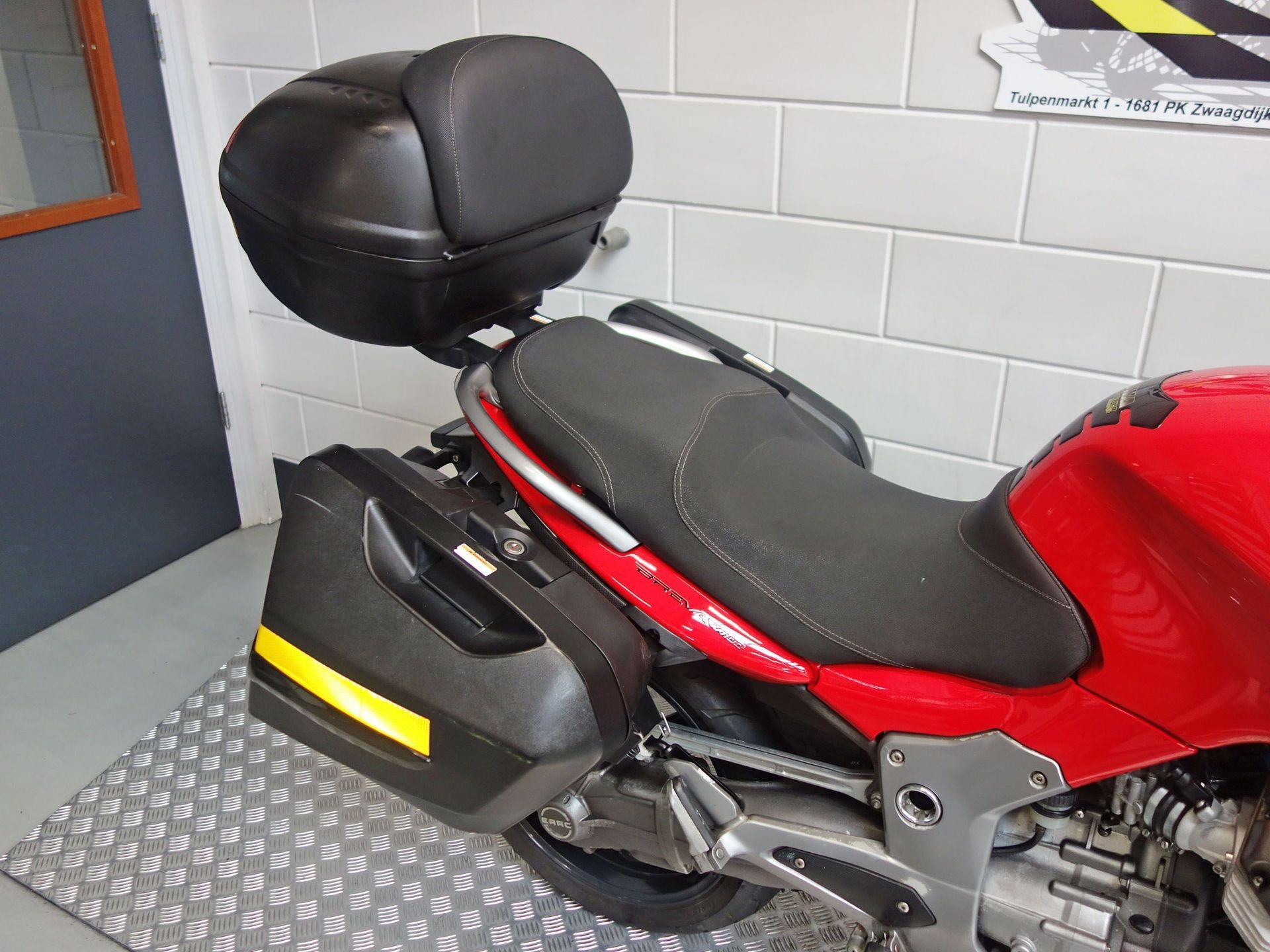 56634073-4 Gebruikte Moto Guzzi Breva tour met 1064cc motor uit 2007 bij NIWA Motoren